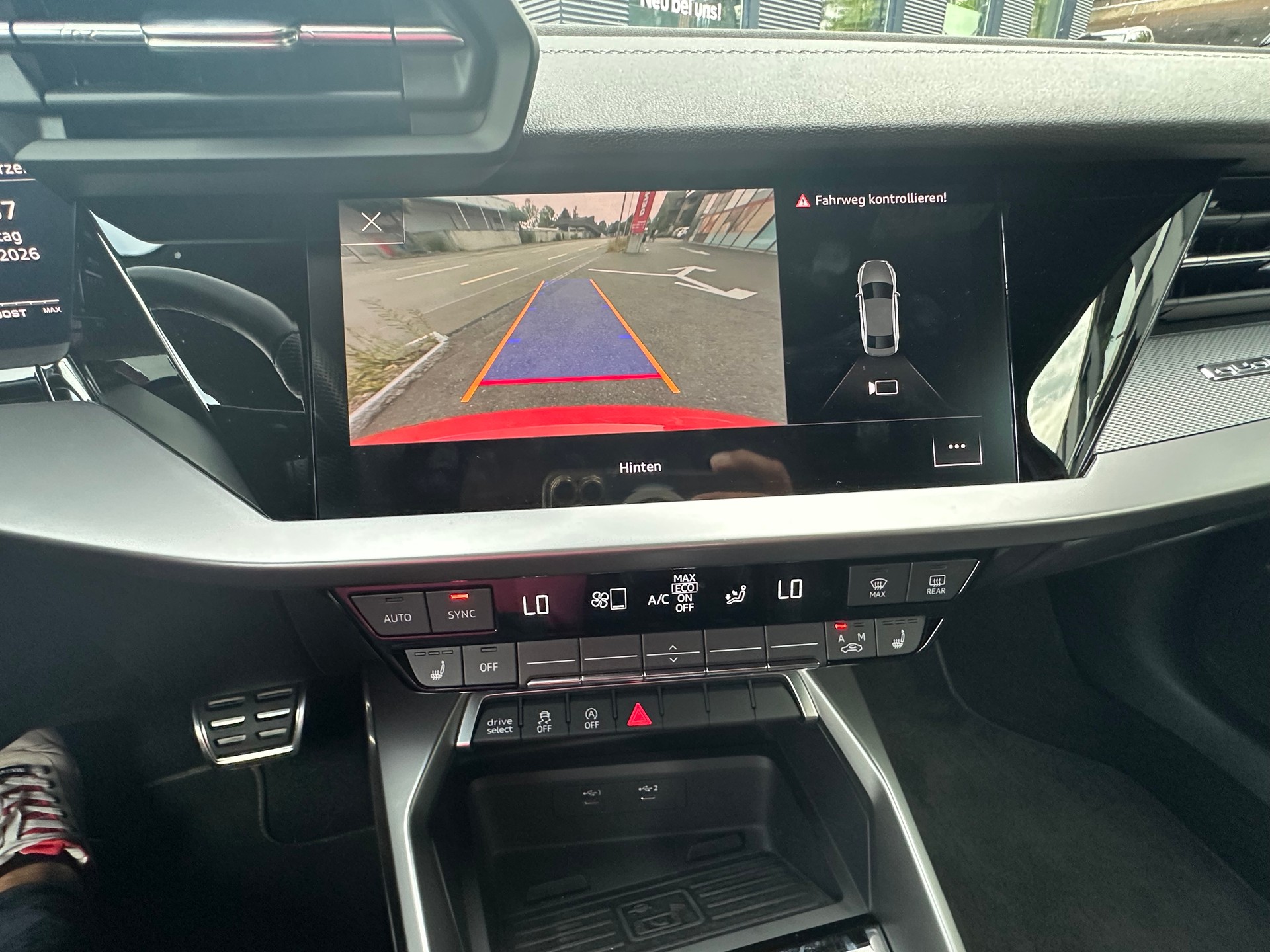AUDI NEW Red/Black Edition Sport-image-9