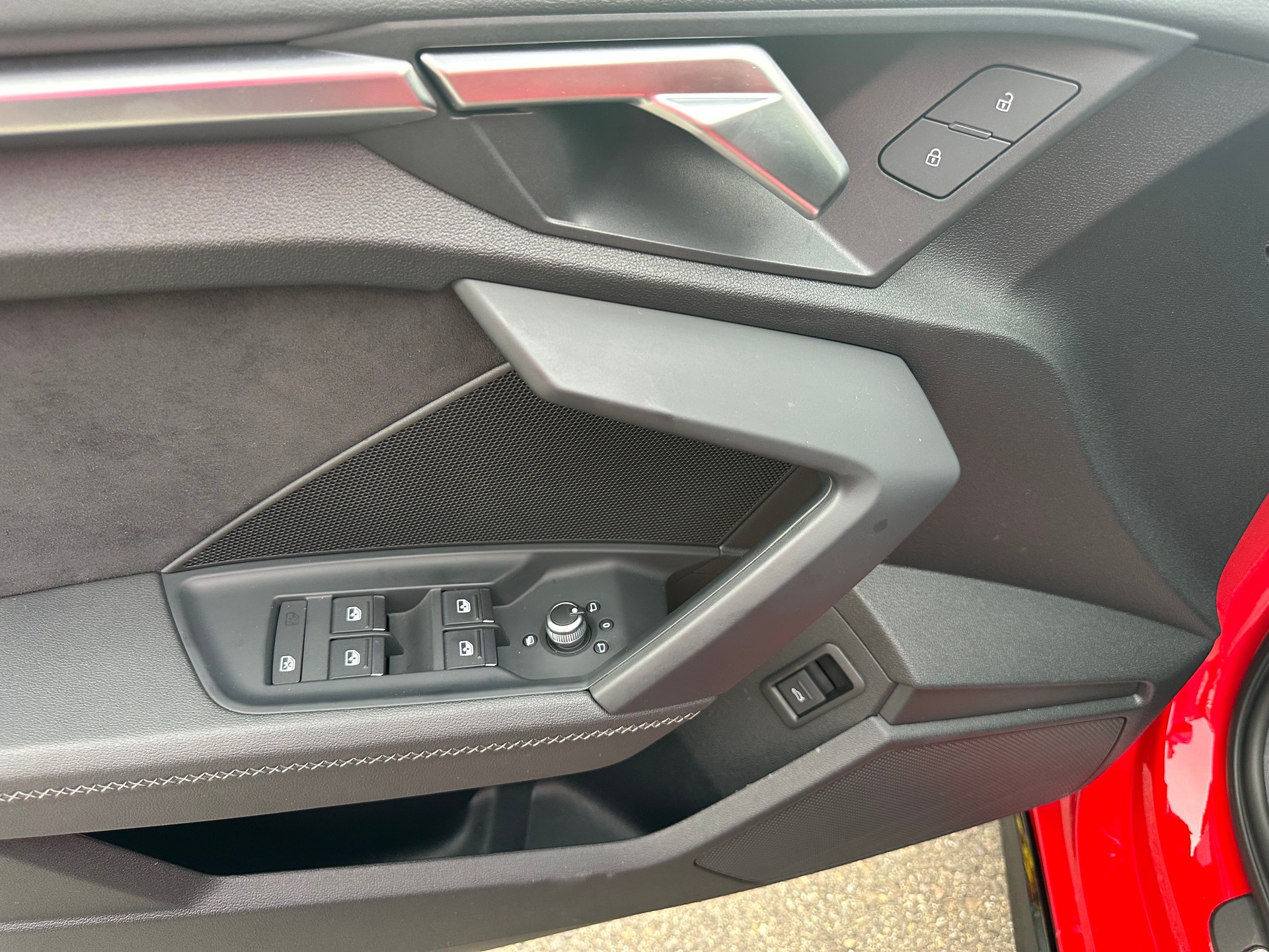 AUDI NEW Red/Black Edition Sport-image-12