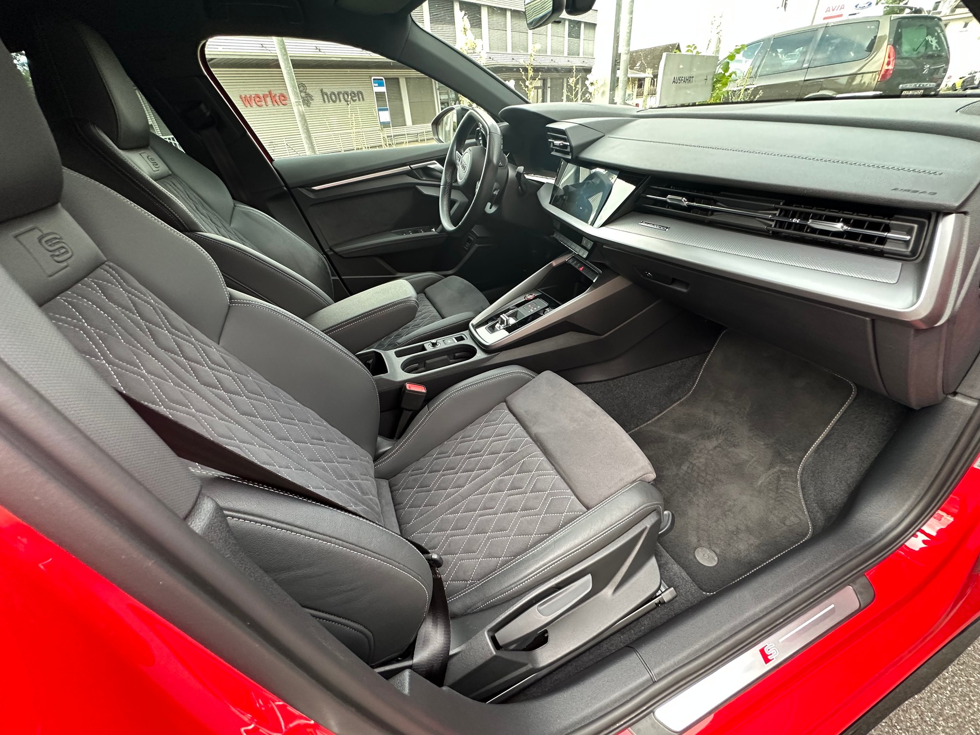 AUDI NEW Red/Black Edition Sport-image-10