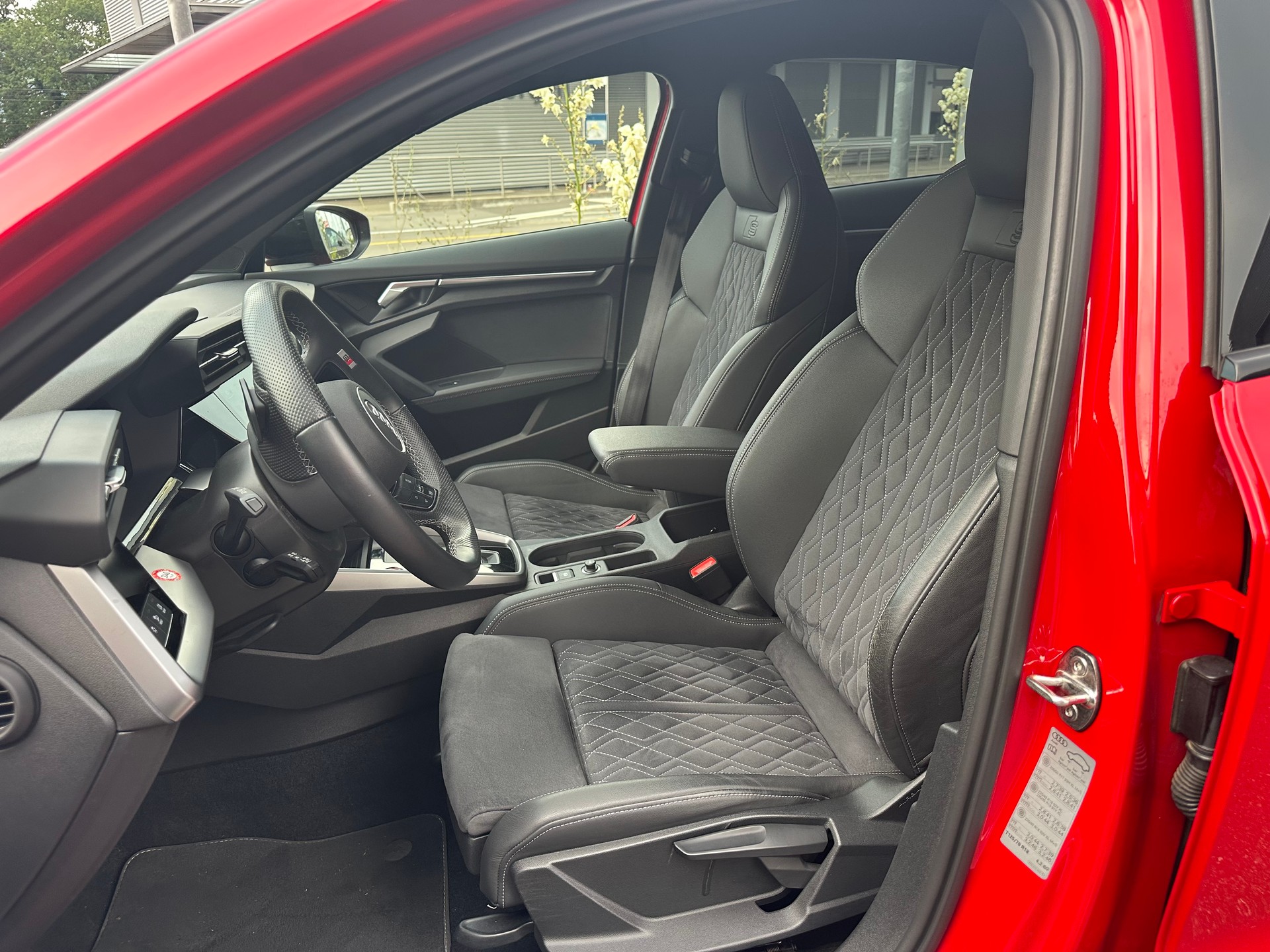 AUDI NEW Red/Black Edition Sport-image-6