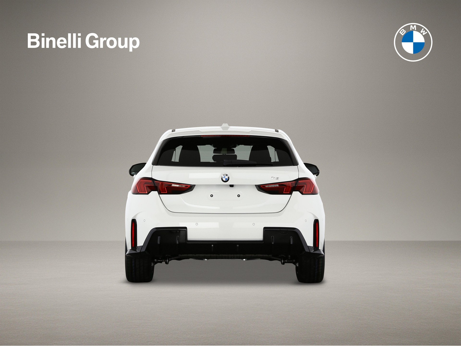BMW 116-showroom-element-3