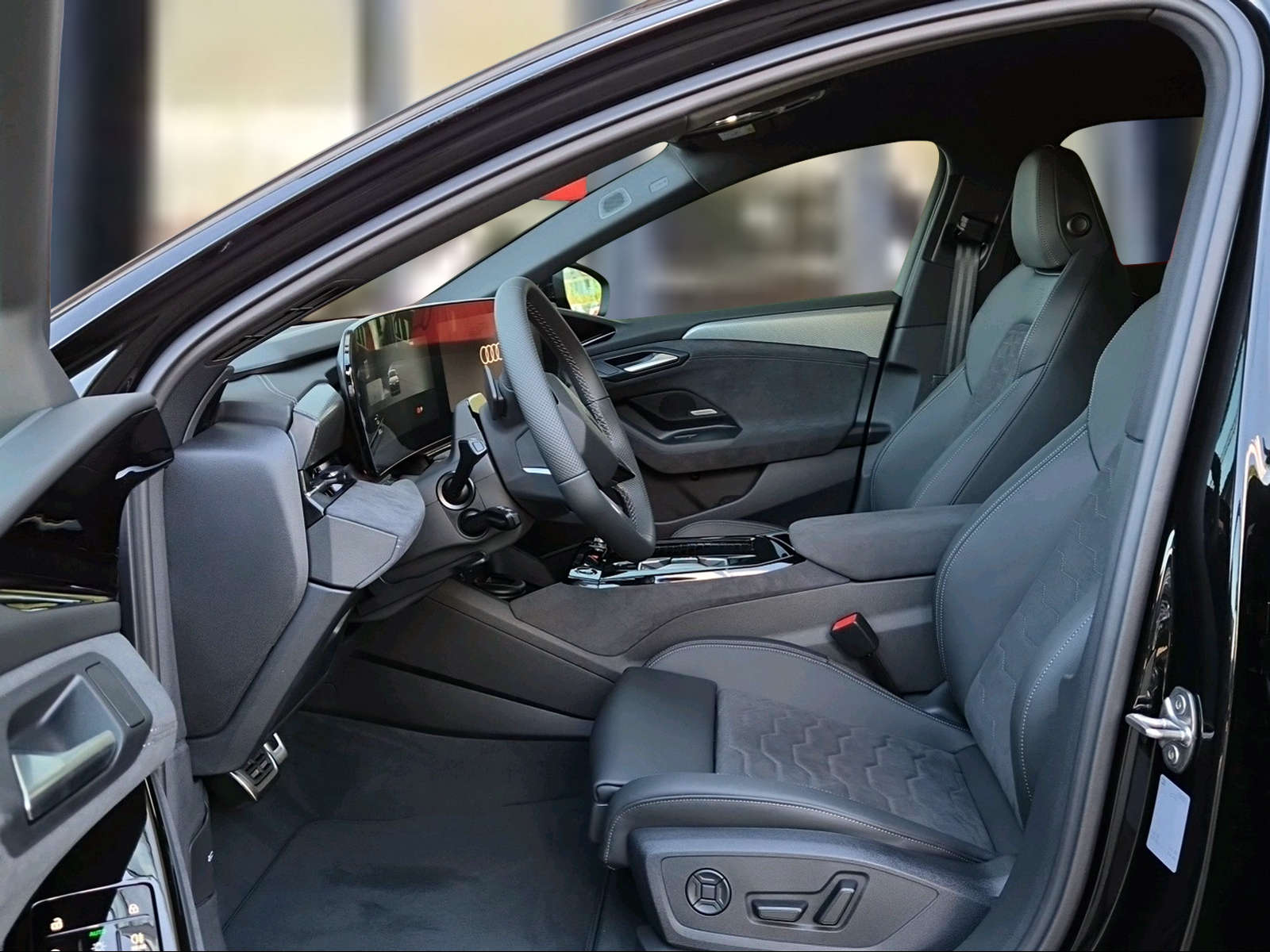AUDI A6 Avant e-tron quattro Mythosschwarz Metalic-image-8