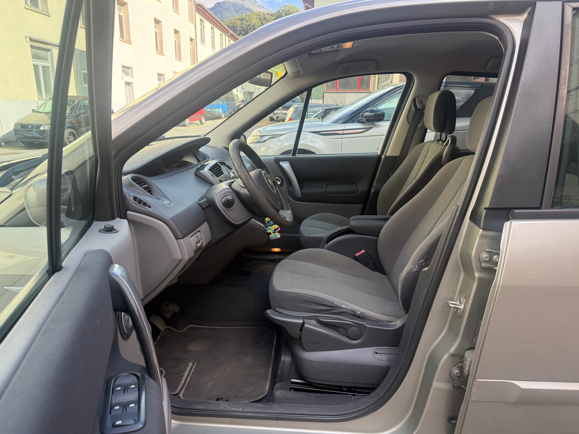 RENAULT Scénic 1.6 16V Expression-image-5