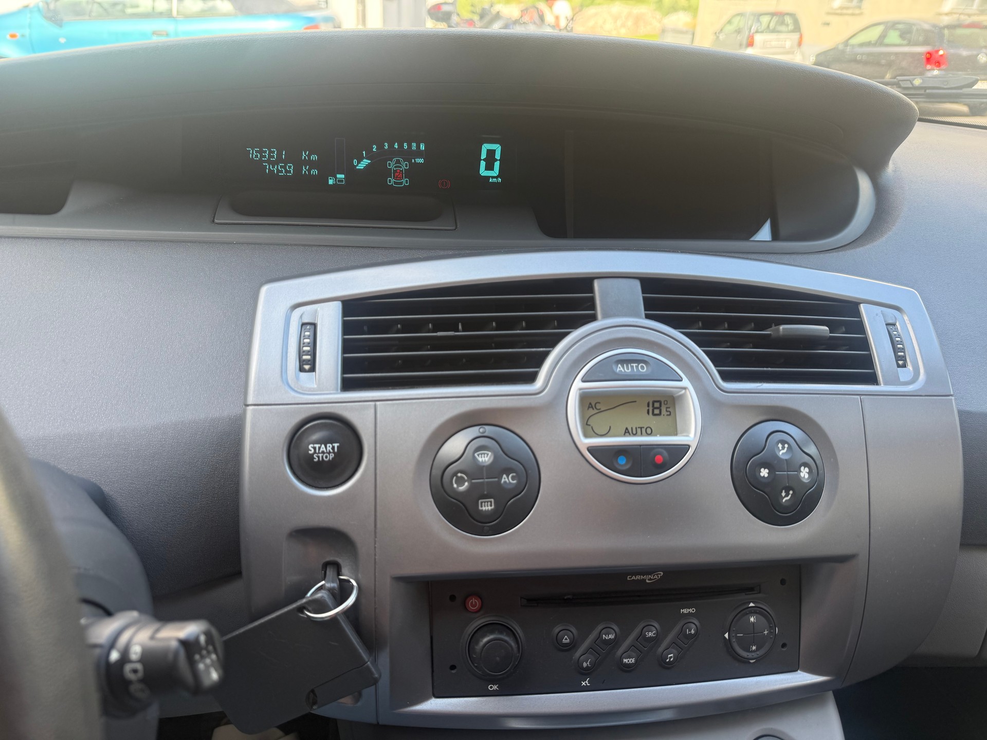RENAULT Scénic 1.6 16V Expression-image-10