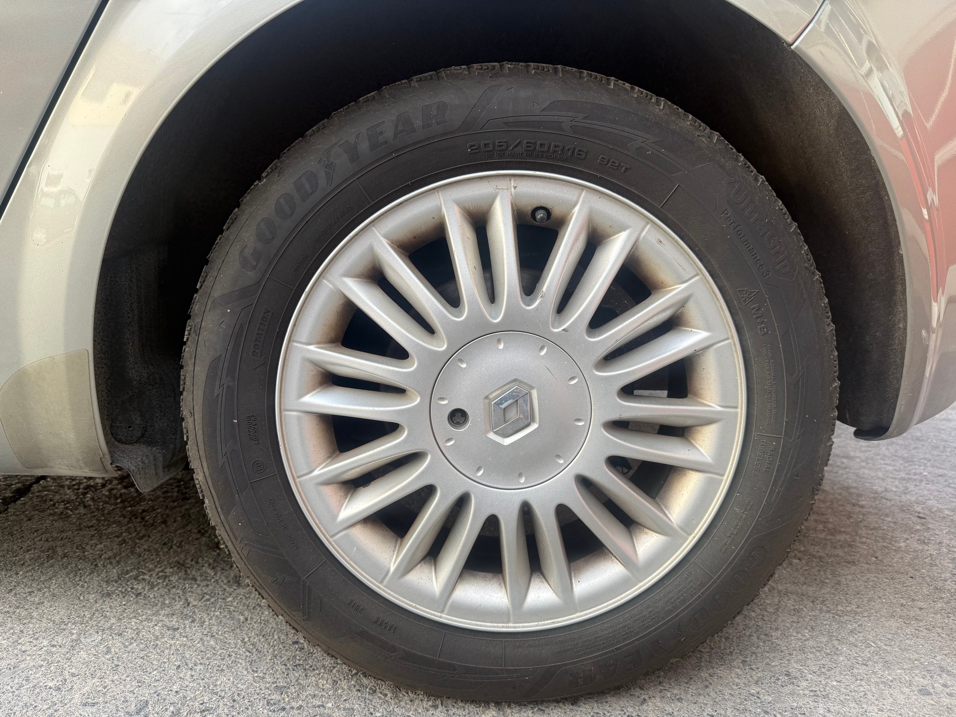 RENAULT Scénic 1.6 16V Expression-image-11