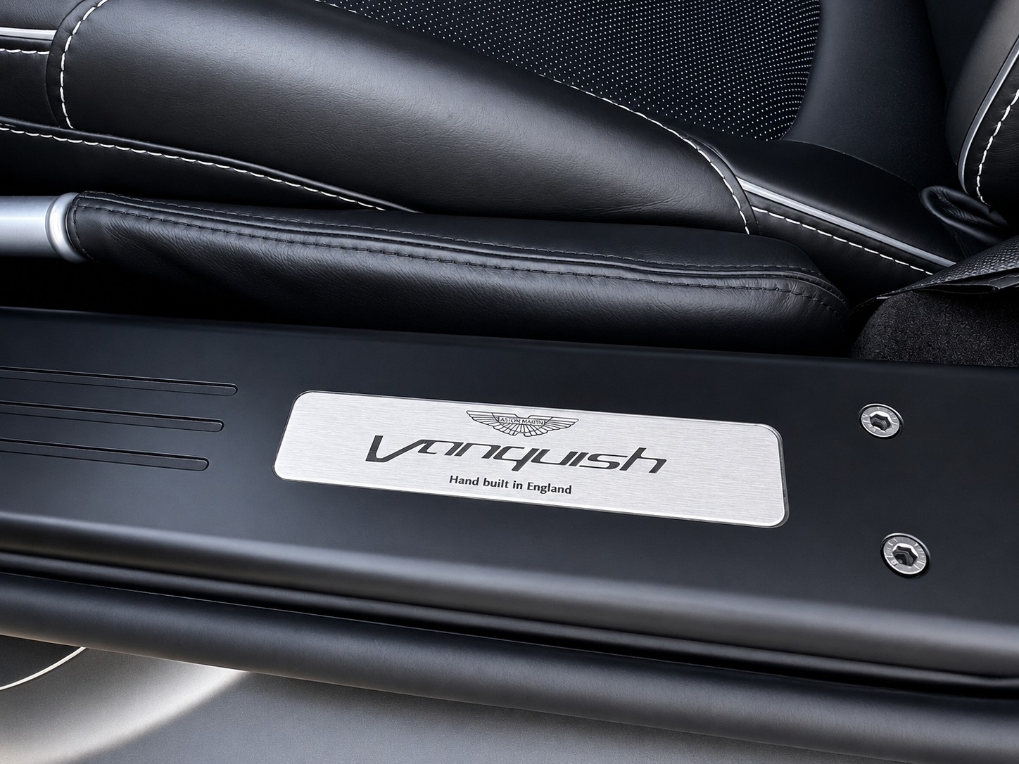 ASTON MARTIN Carbon Édition touchtronic 3-image-6