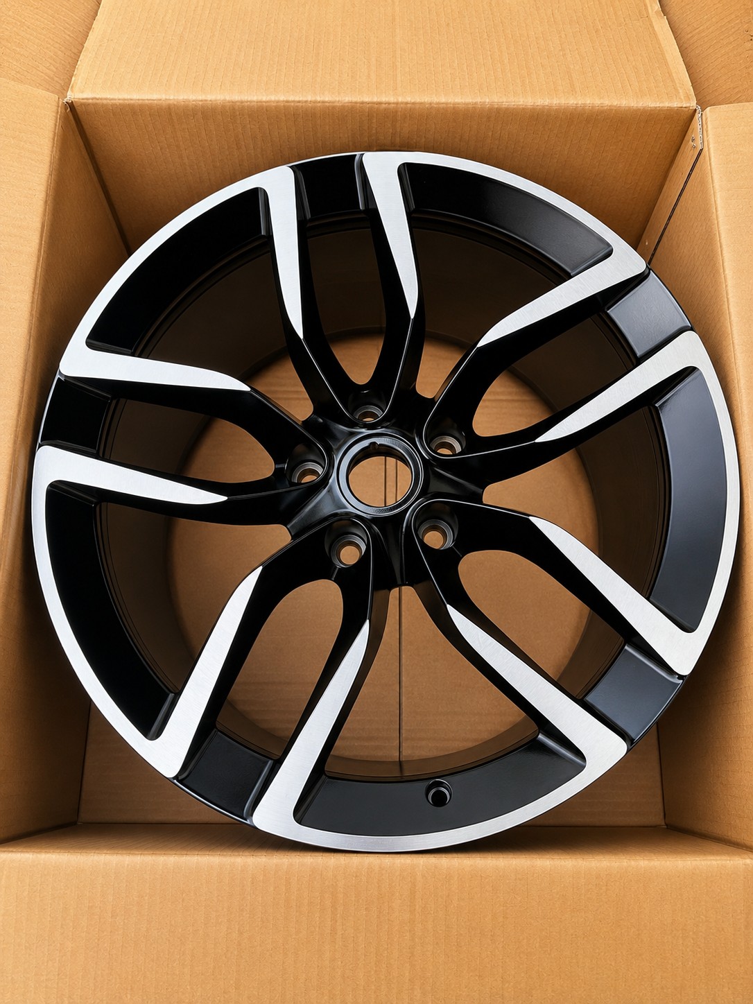 ASTON MARTIN Carbon Édition touchtronic 3-image-8