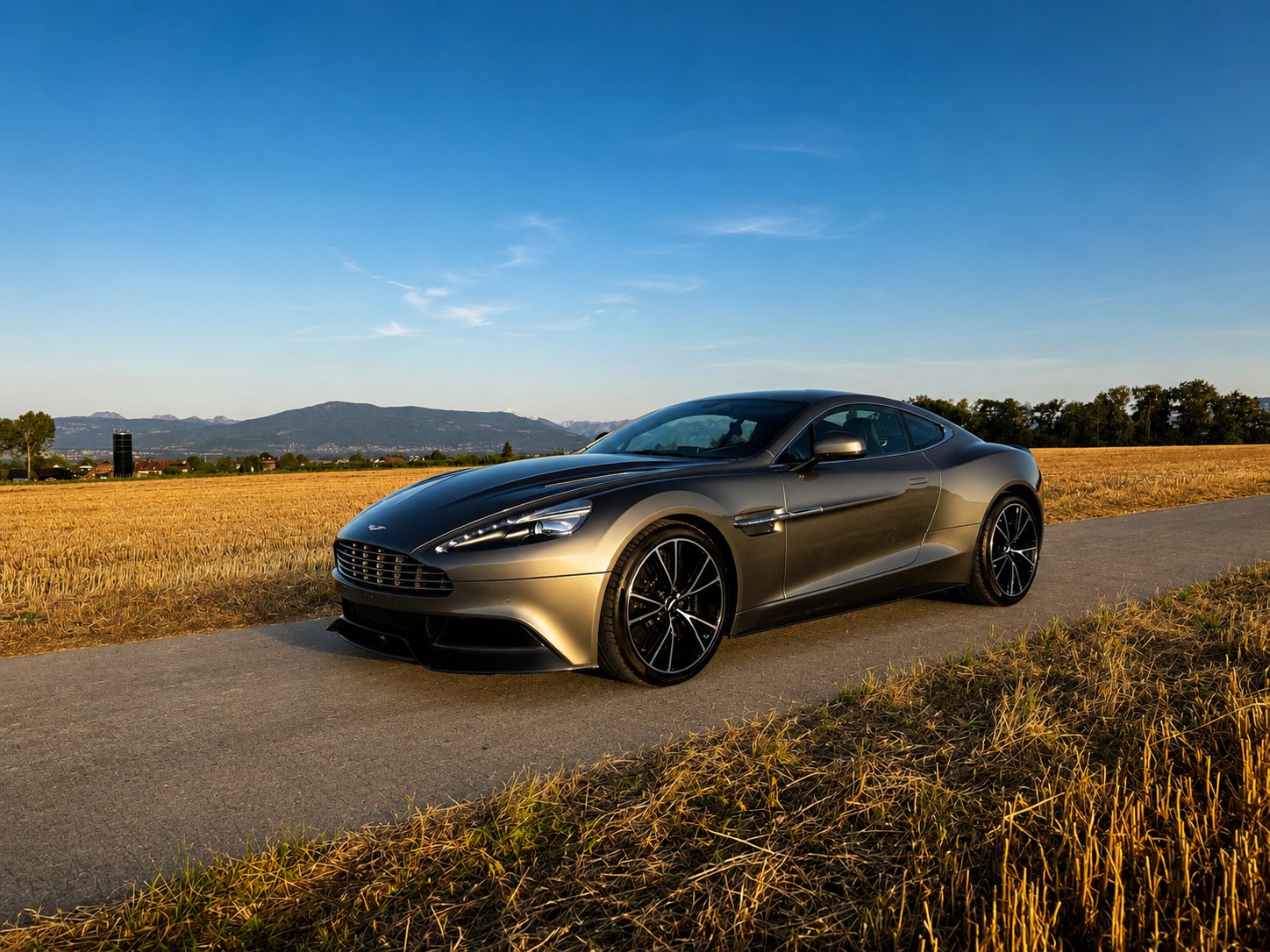 ASTON MARTIN Carbon Édition touchtronic 3-image-2
