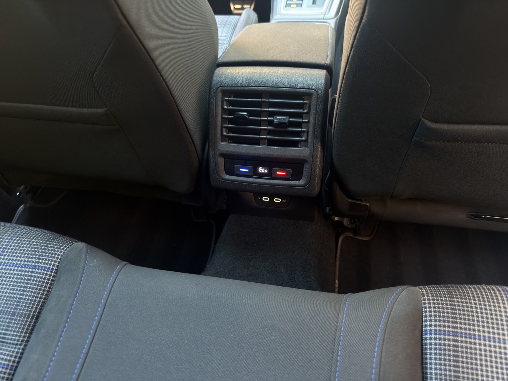 VW Golf 1.4 TSI PHEV GTE-image-21