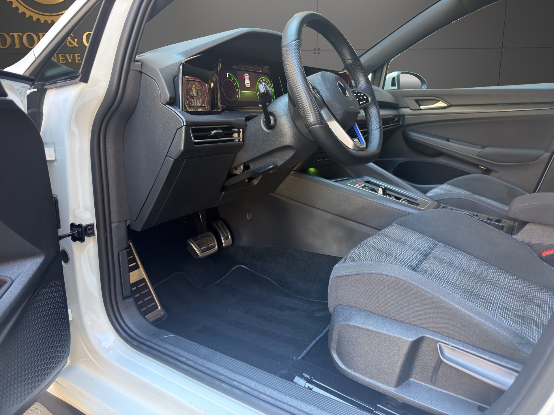 VW Golf 1.4 TSI PHEV GTE-image-8