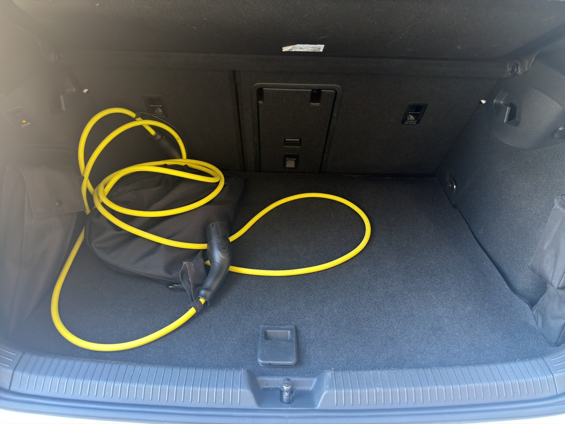 VW Golf 1.4 TSI PHEV GTE-image-23