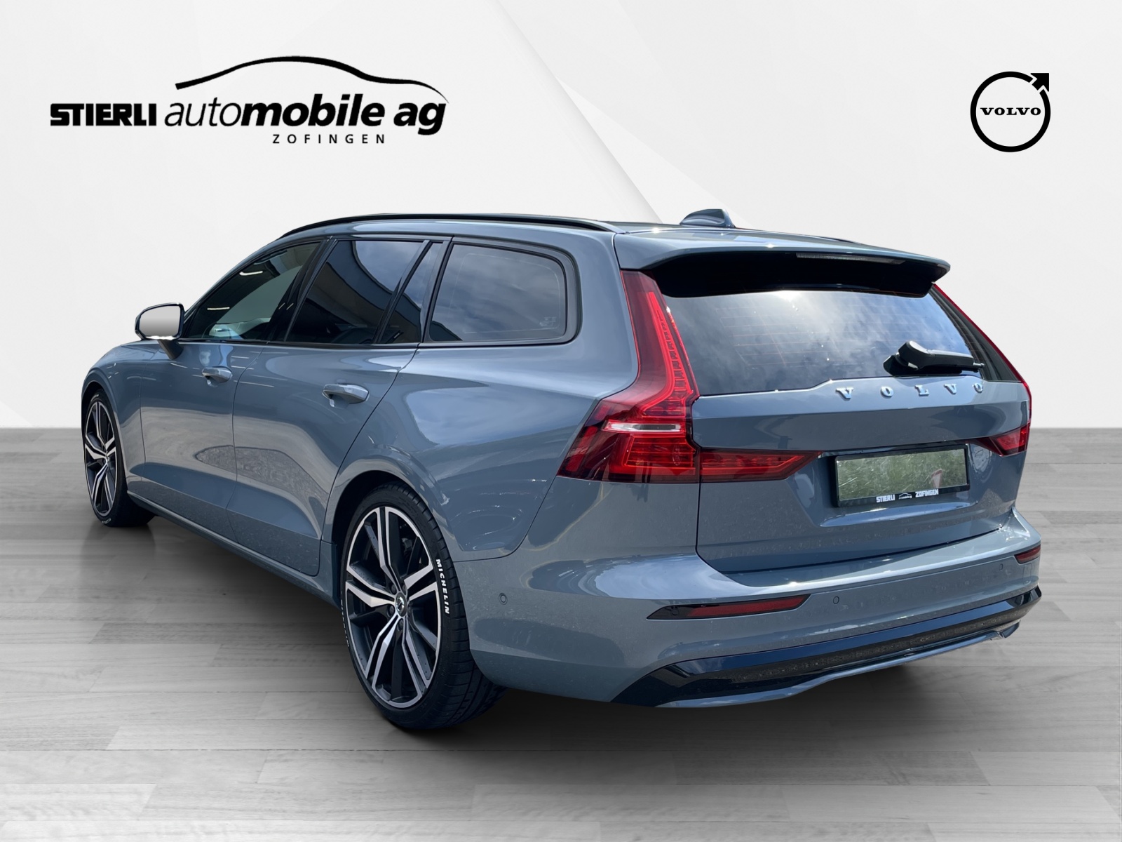 VOLVO V60 2.0 B5 Ultimate Dark AWD-image-6