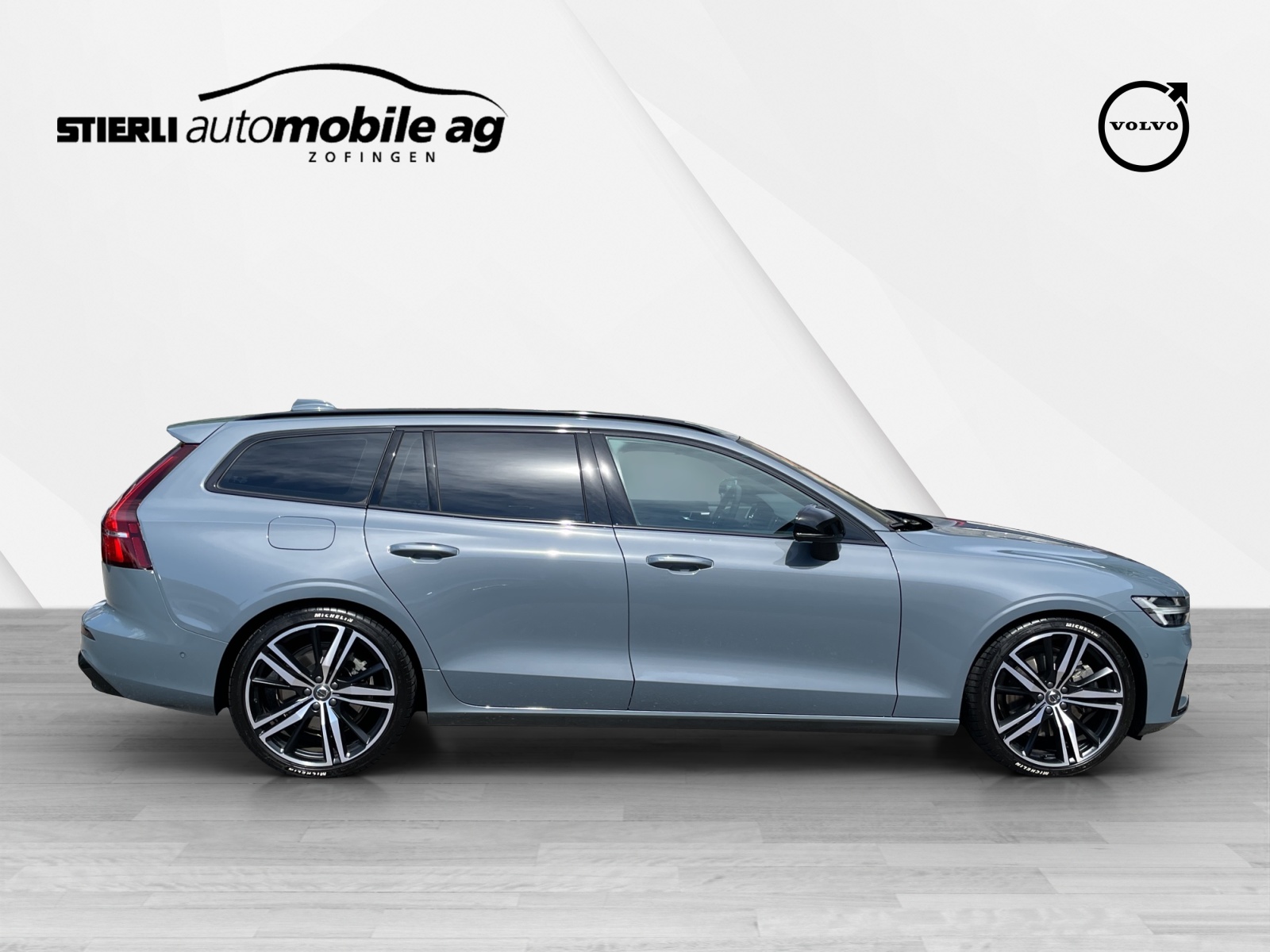 VOLVO V60 2.0 B5 Ultimate Dark AWD-image-3