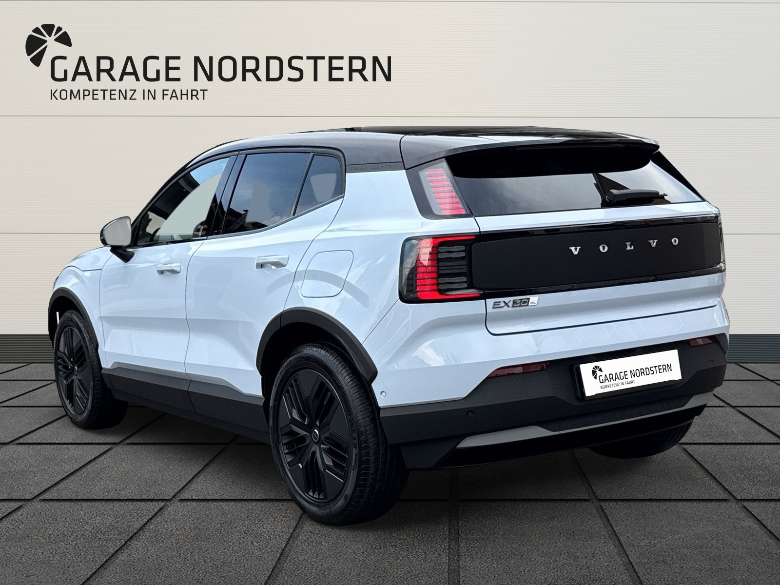 VOLVO EX30 CC E60 Twin Performance AWD-image-2