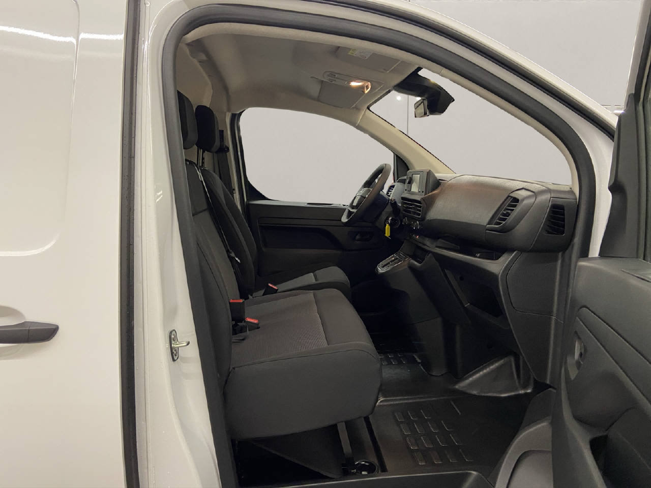 OPEL Vivaro Cargo 2.0 D 144 S/S-image-10
