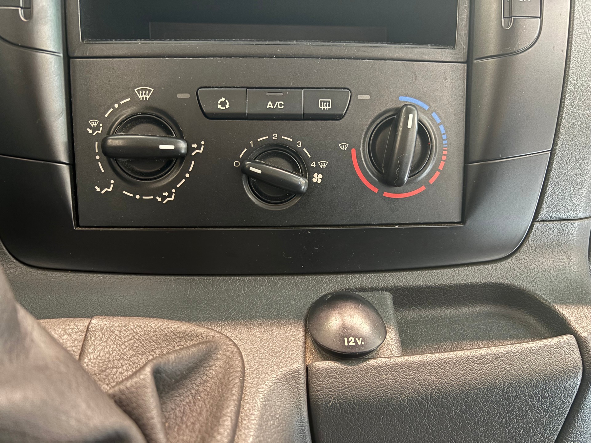 PEUGEOT Expert Tepee 2.0 HDi Loisirs L2-image-12