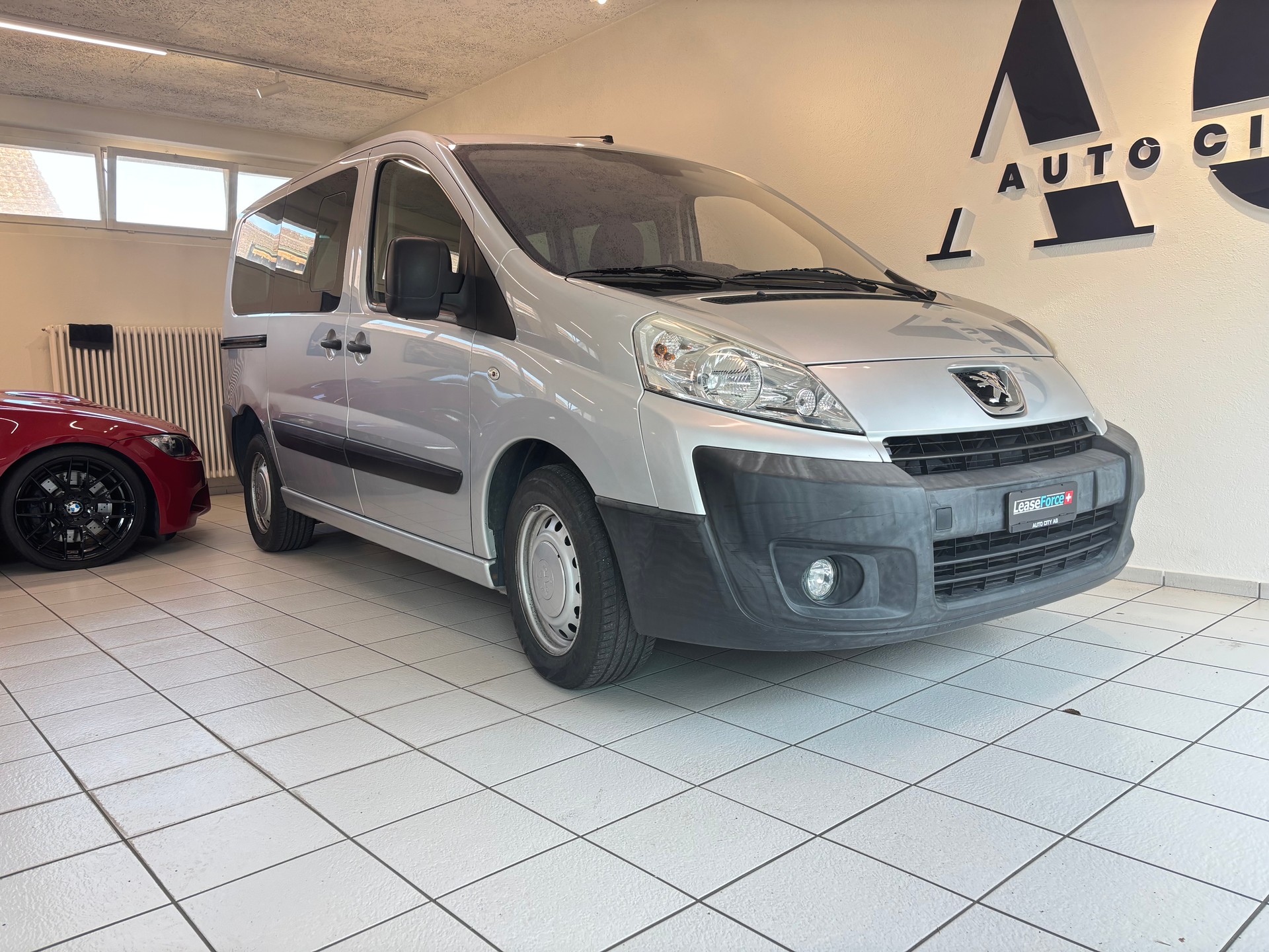 PEUGEOT Expert Tepee 2.0 HDi Loisirs L2-image-0