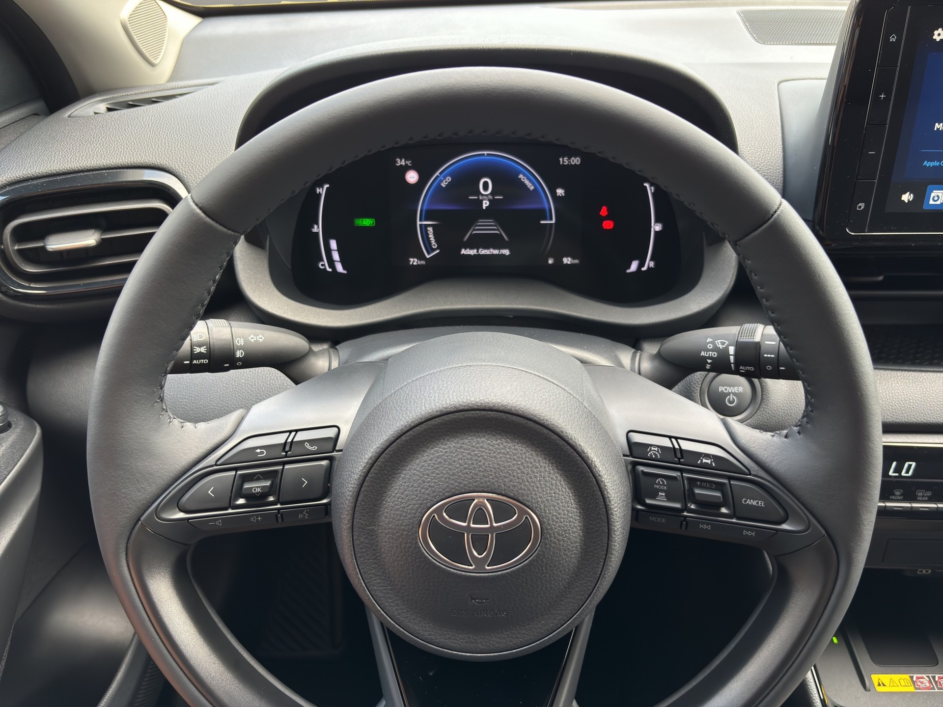 TOYOTA Yaris 1.5 Trend e-CVT-image-11