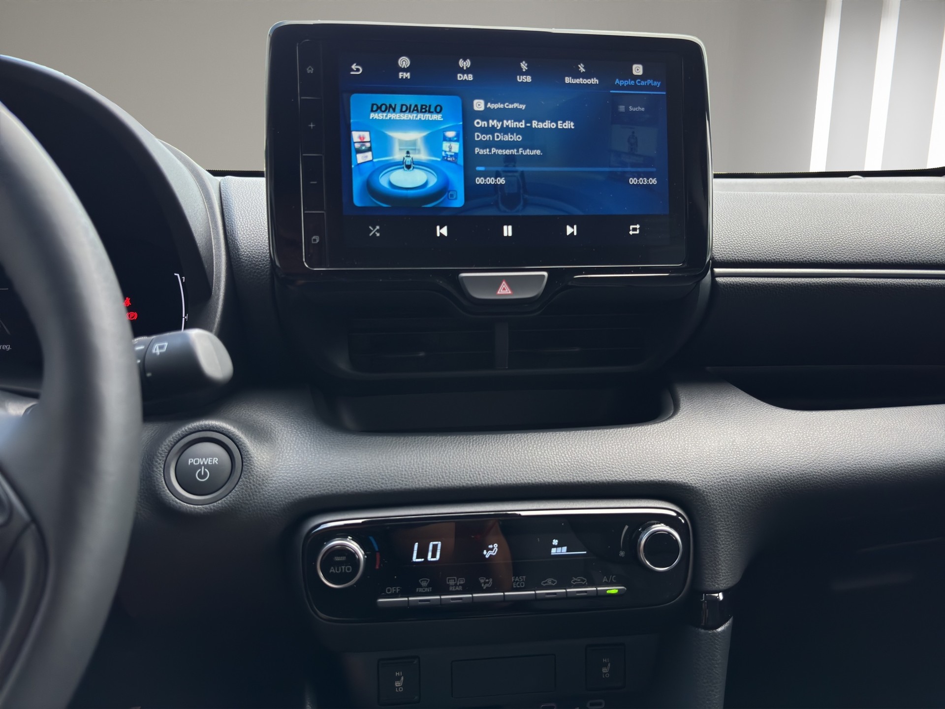TOYOTA Yaris 1.5 Trend e-CVT-image-24