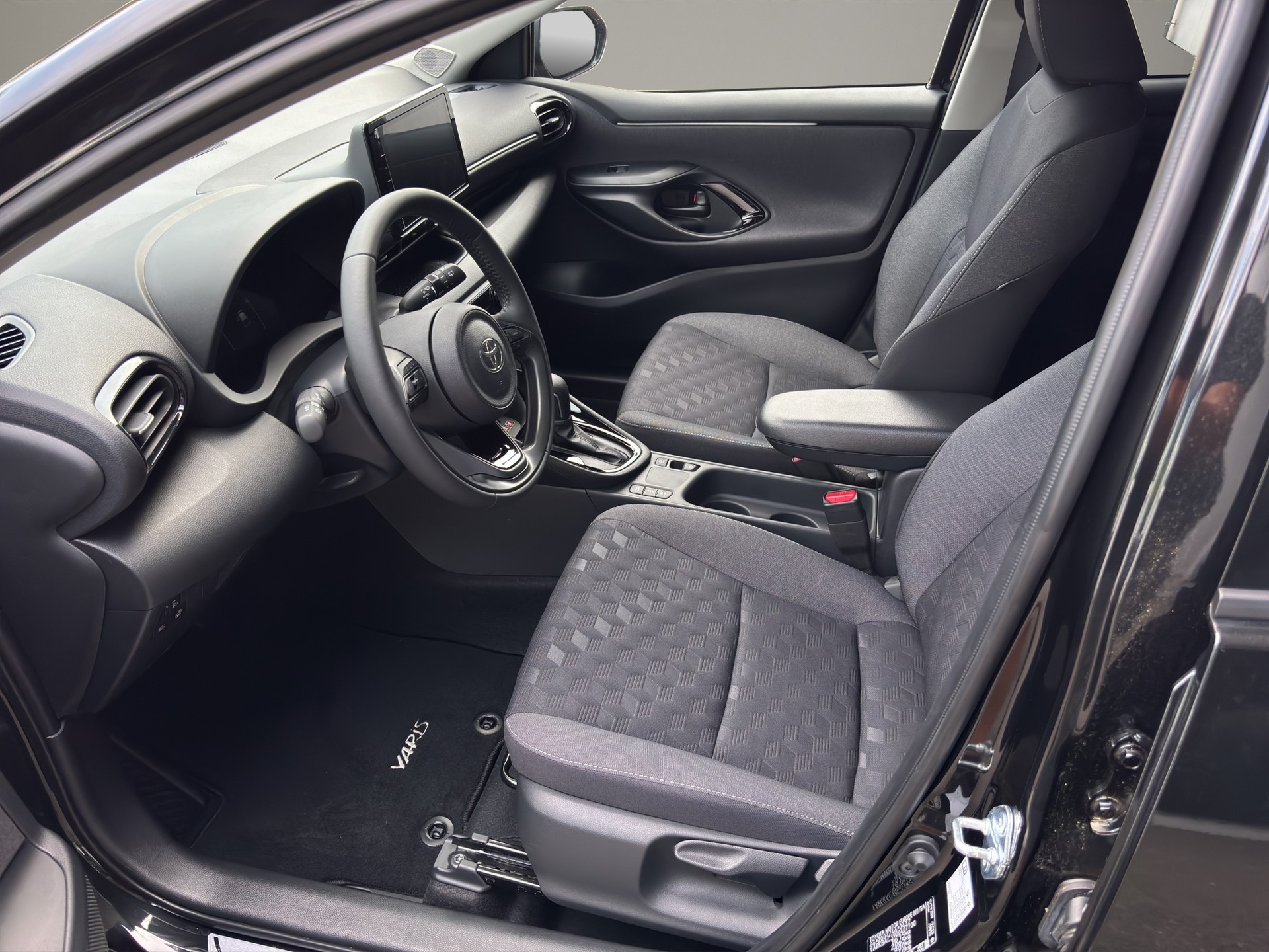TOYOTA Yaris 1.5 Trend e-CVT-image-9