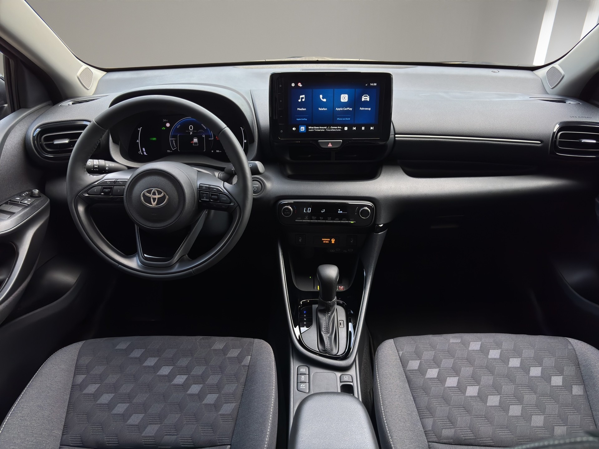 TOYOTA Yaris 1.5 Trend e-CVT-image-13