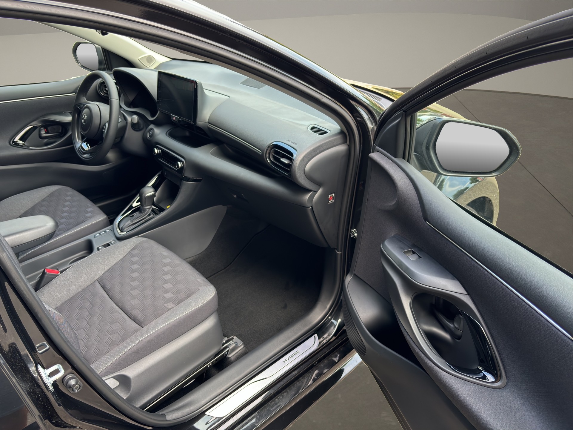 TOYOTA Yaris 1.5 Trend e-CVT-image-18