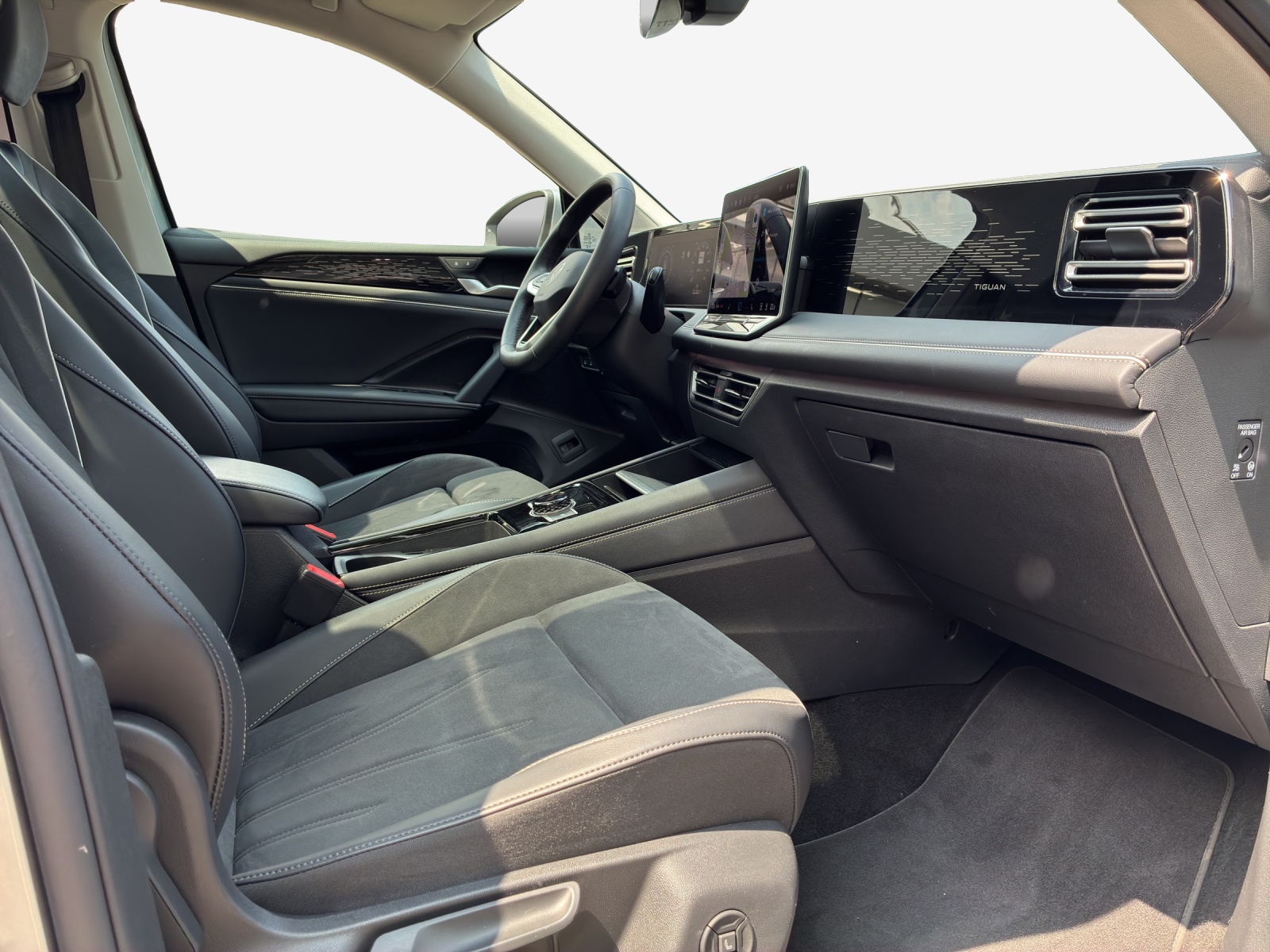 VW Tiguan 2.0 TSI DSG Elegance 4Motion-image-14