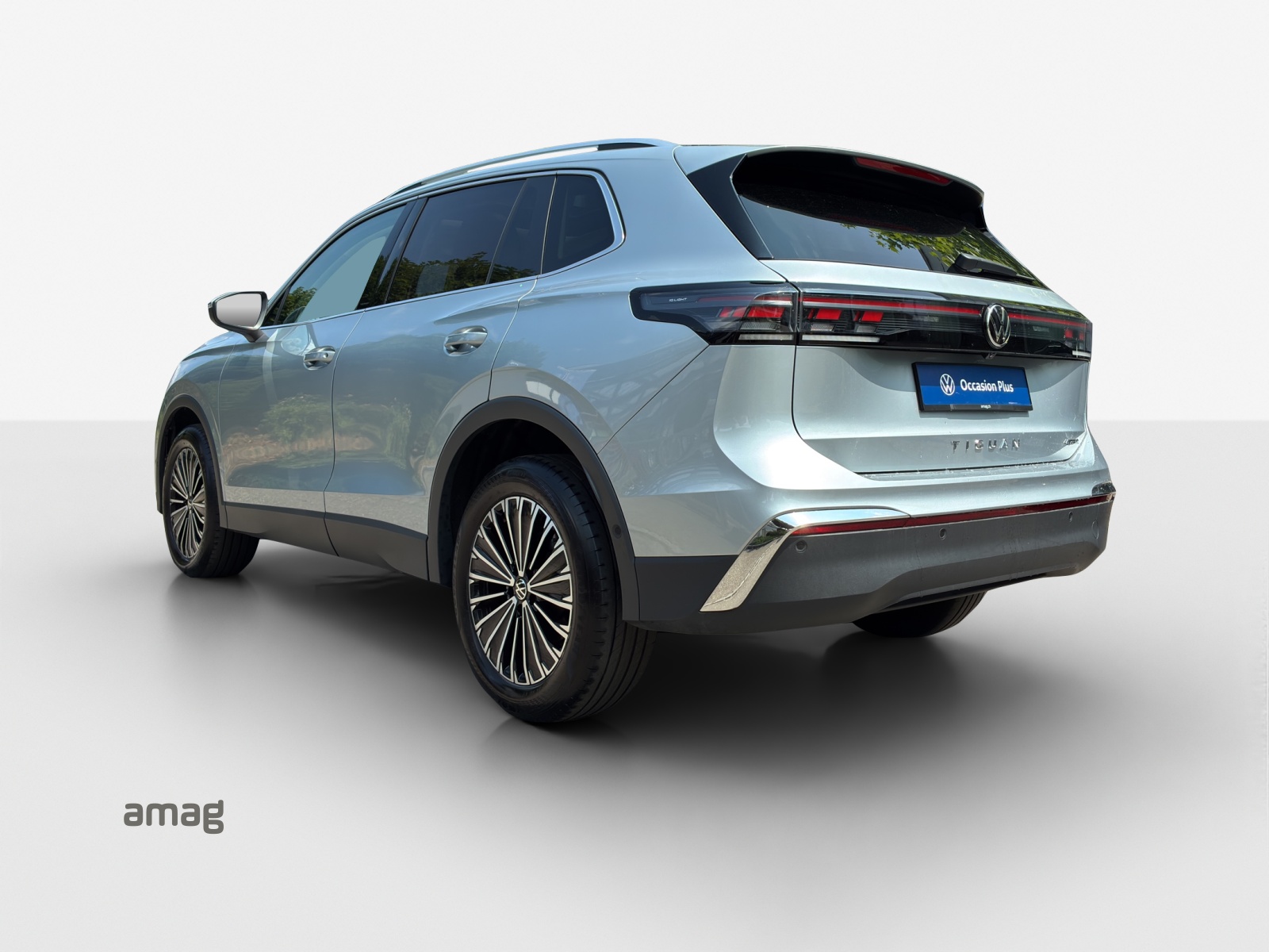 VW Tiguan 2.0 TSI DSG Elegance 4Motion-image-2