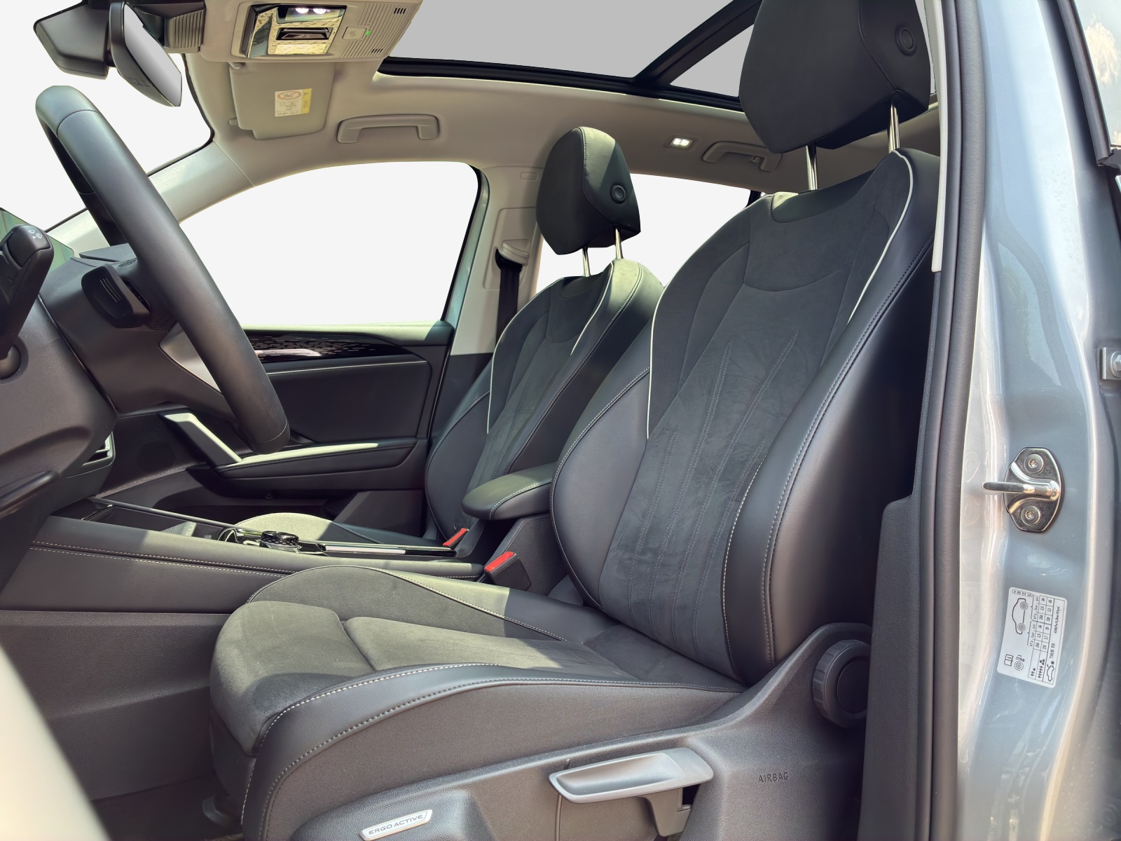 VW Tiguan 2.0 TSI DSG Elegance 4Motion-image-7