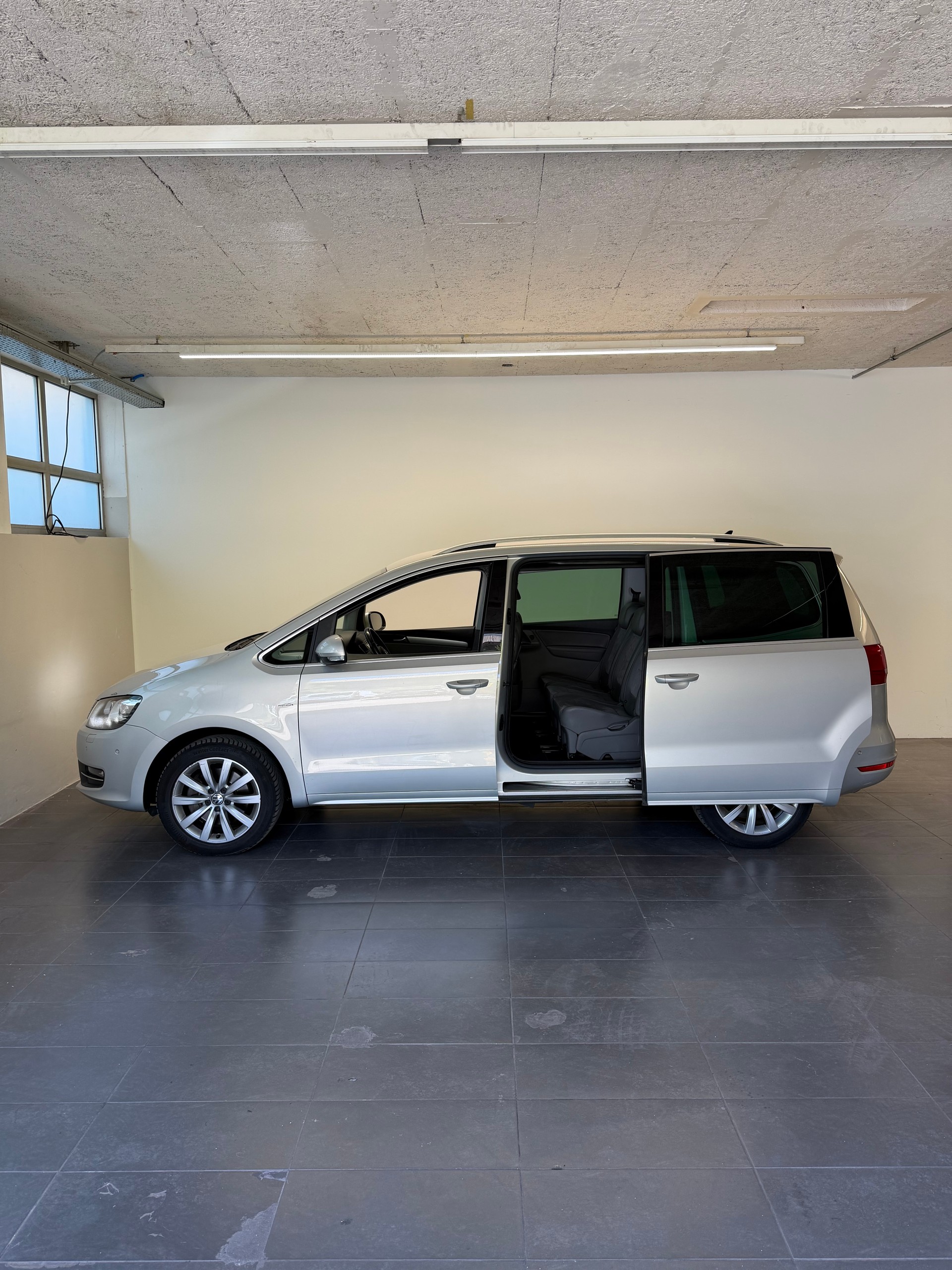 VW Sharan 2.0 TSI Comfortline DSG-image-2