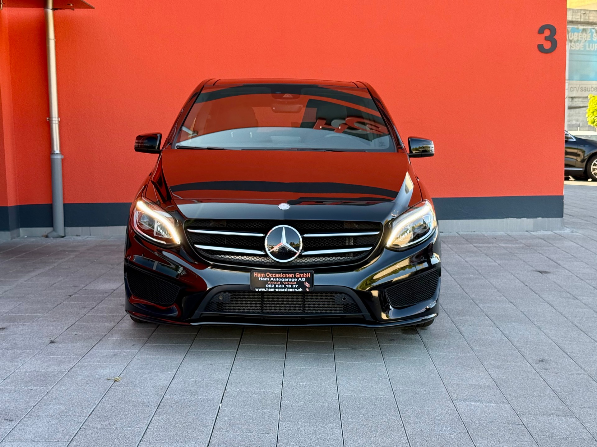 MERCEDES-BENZ B 250 AMG Line 4Matic 7G-DCT-image-0