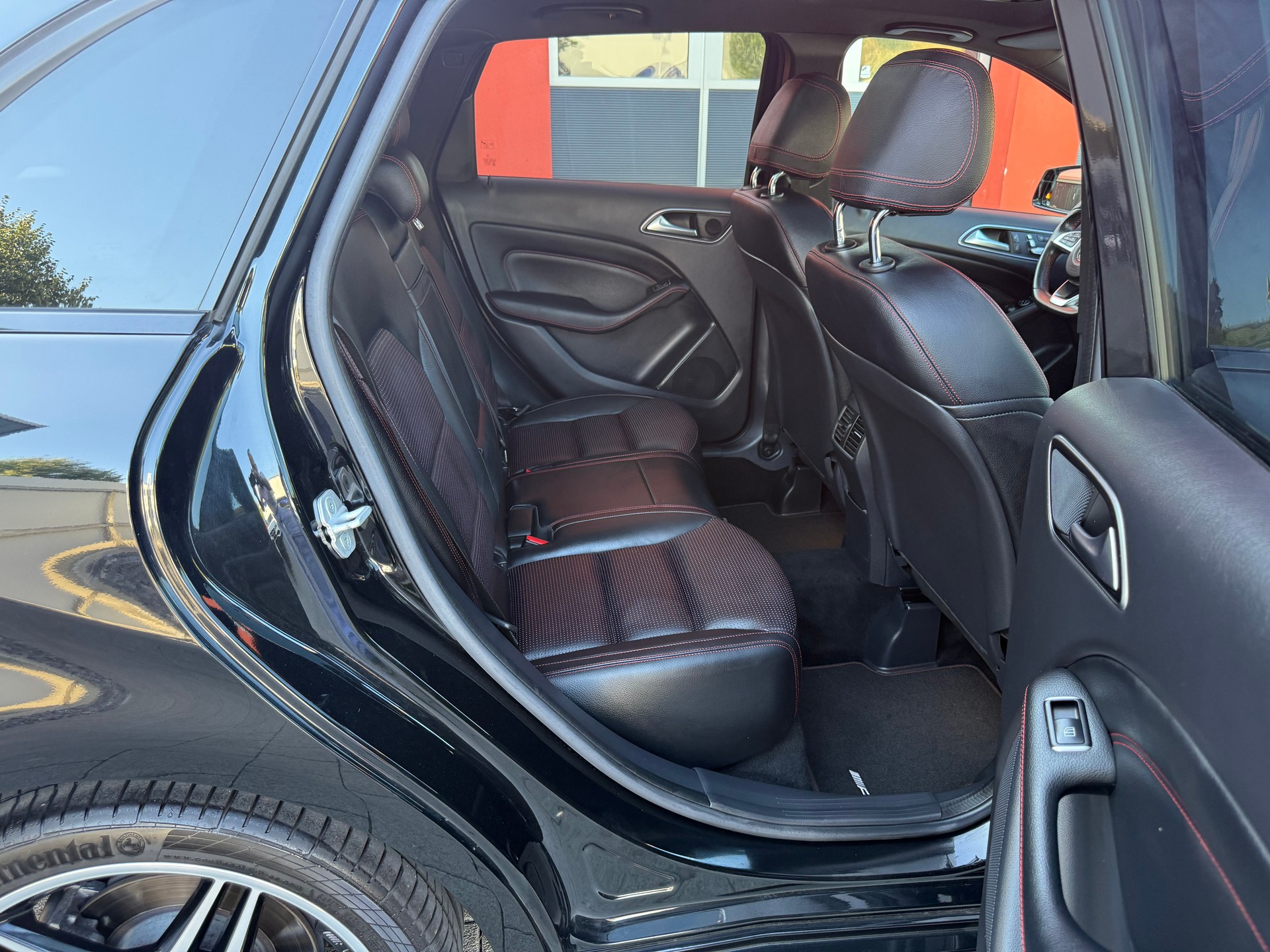 MERCEDES-BENZ B 250 AMG Line 4Matic 7G-DCT-image-13