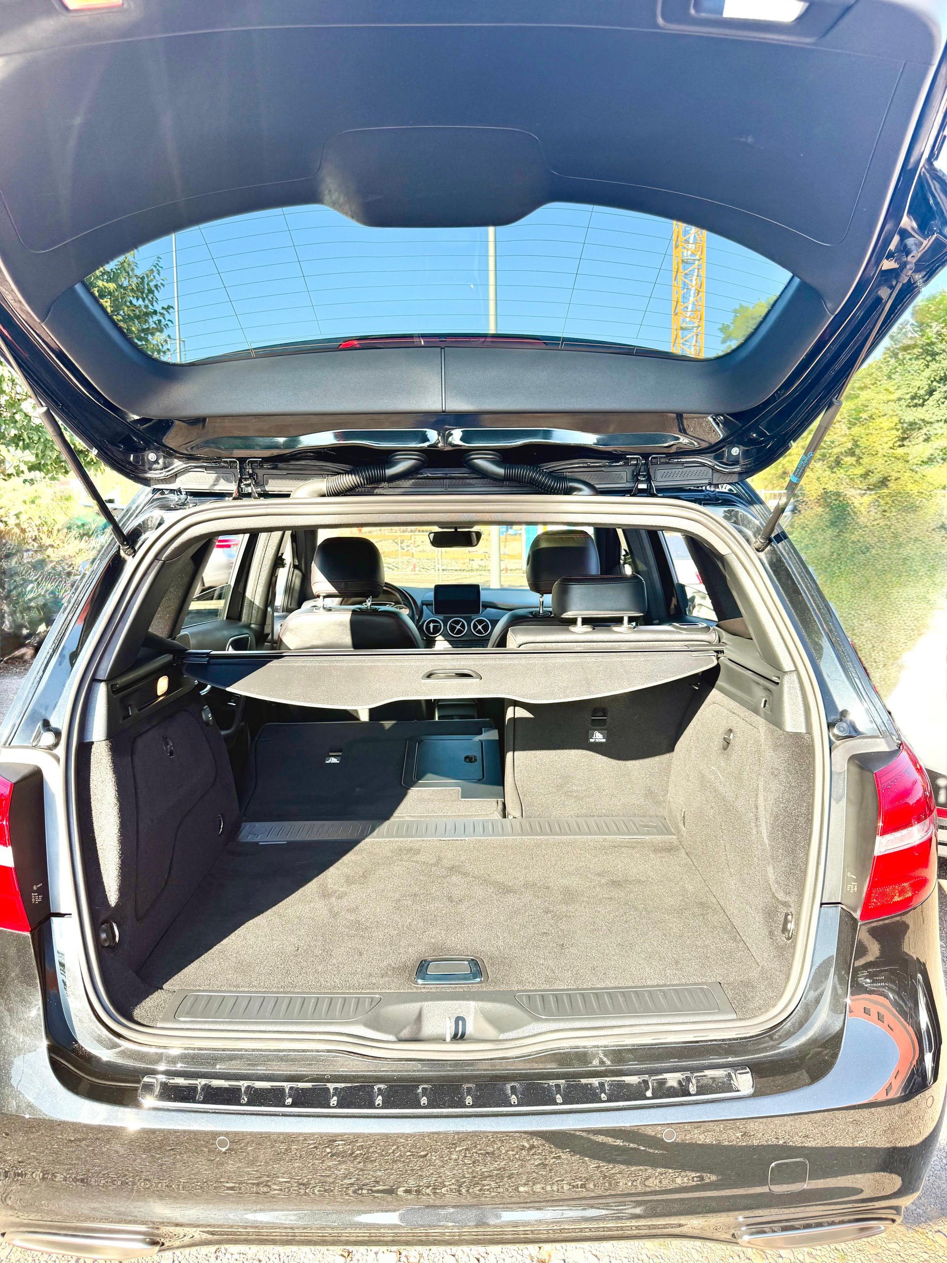 MERCEDES-BENZ B 250 AMG Line 4Matic 7G-DCT-image-14