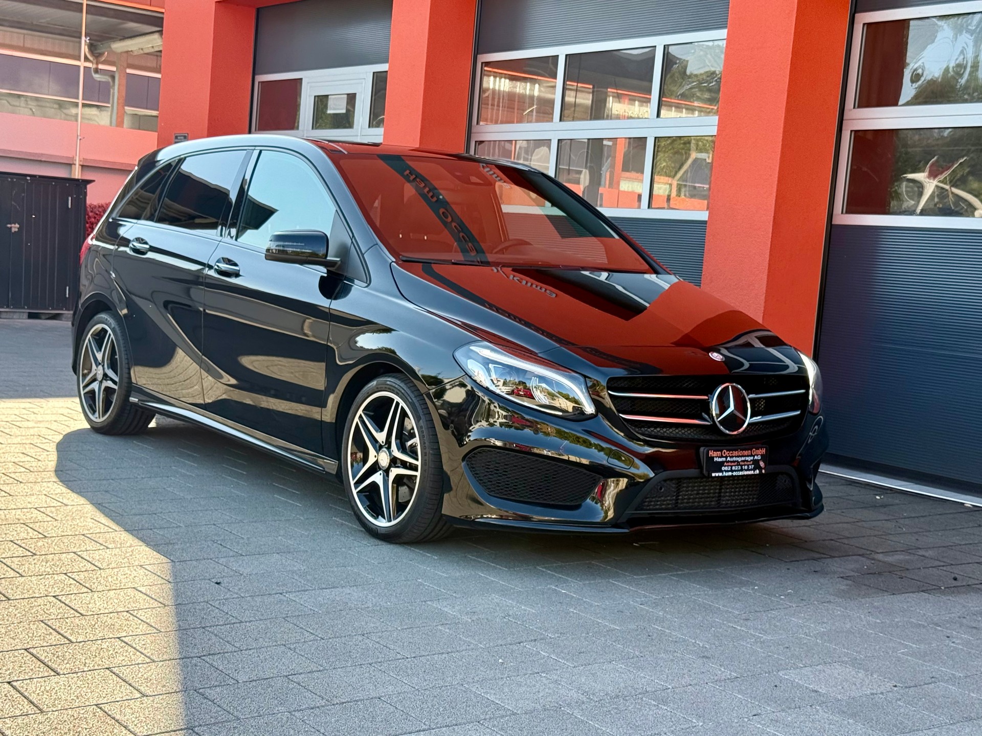 MERCEDES-BENZ B 250 AMG Line 4Matic 7G-DCT-image-4