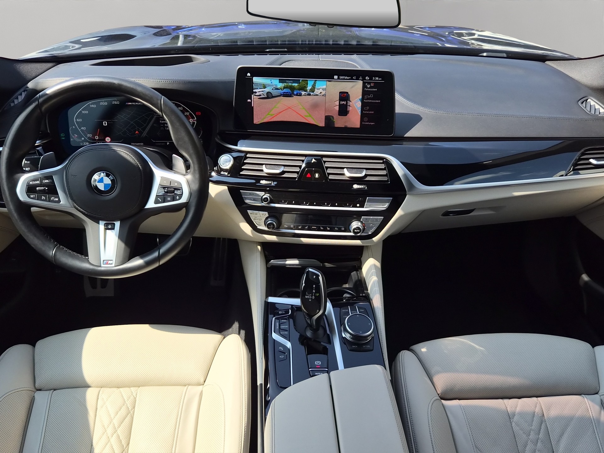 BMW M550i xDrive Steptronic-image-15
