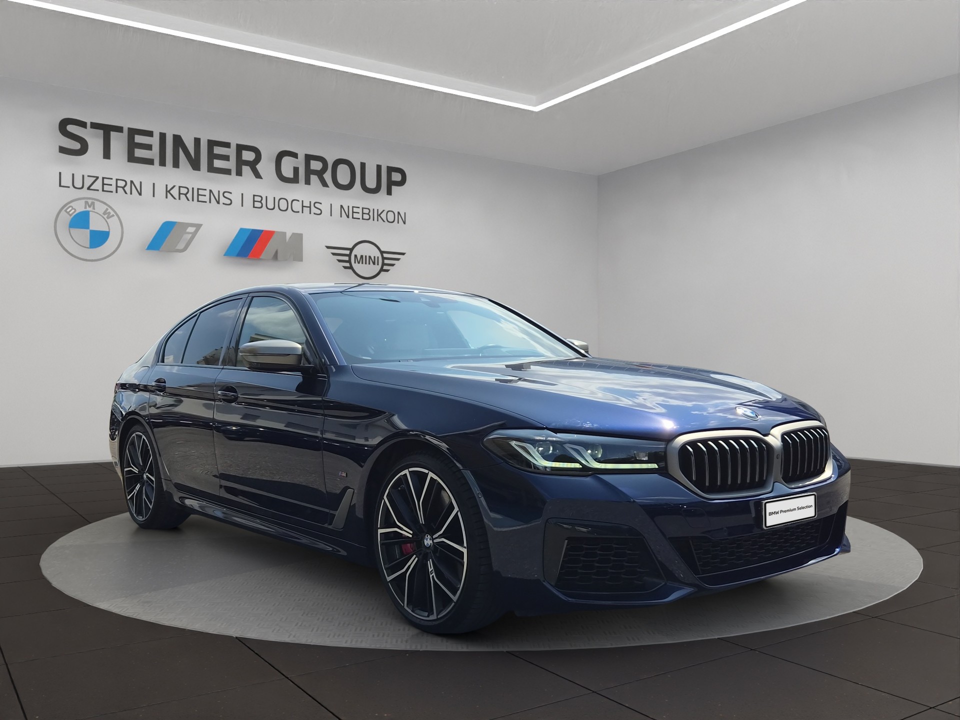 BMW M550i xDrive Steptronic-image-2
