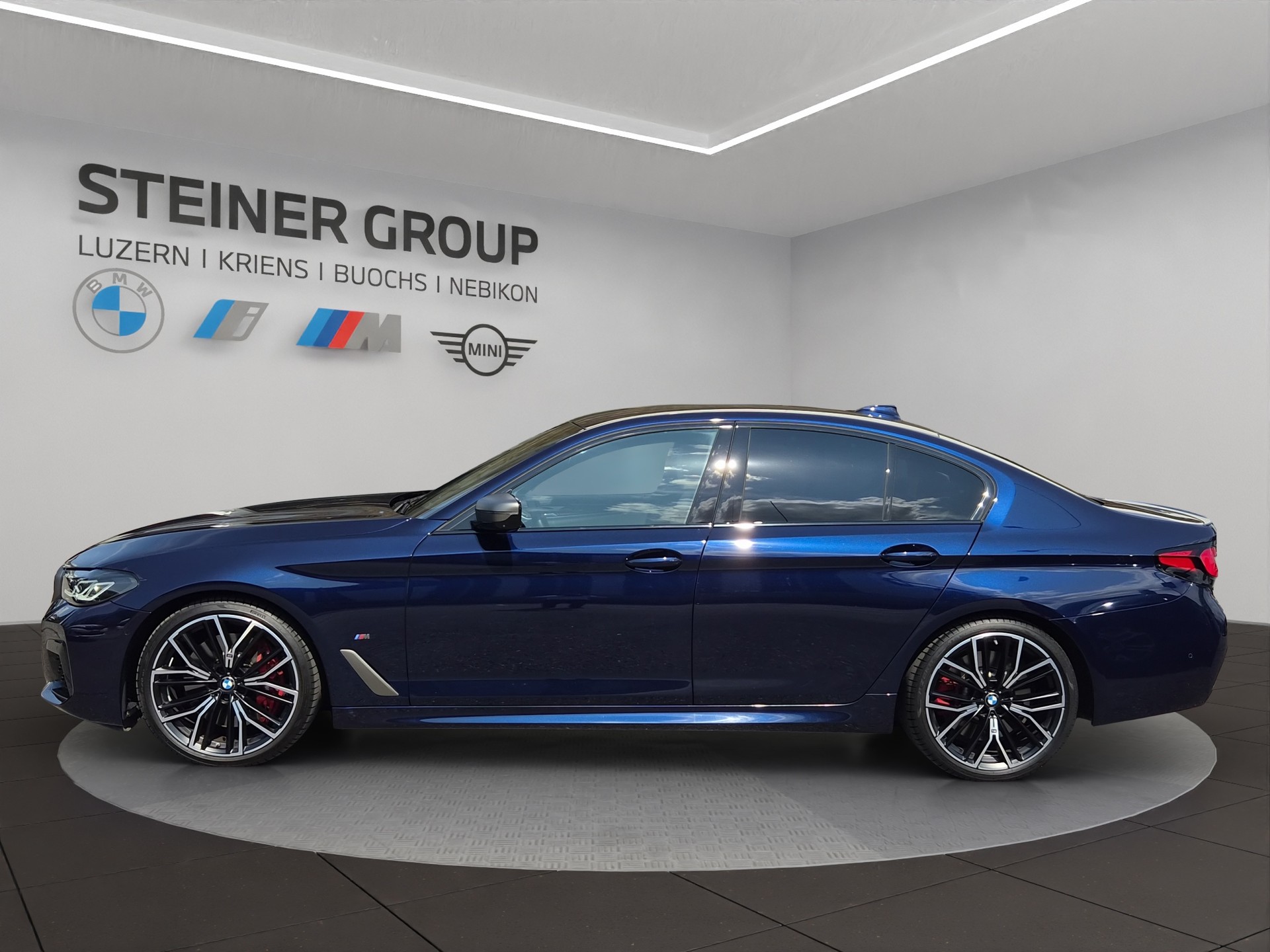 BMW M550i xDrive Steptronic-image-7