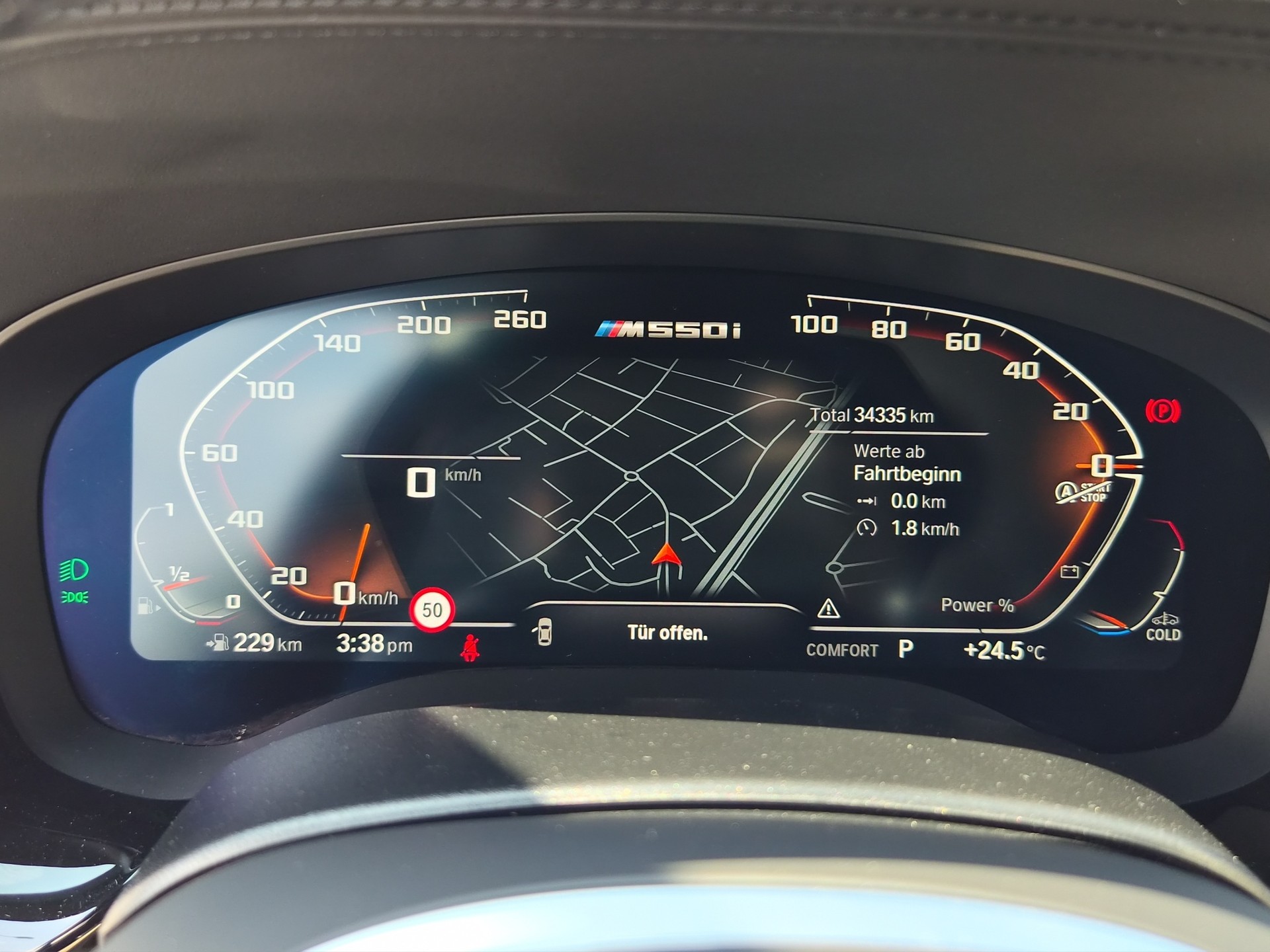 BMW M550i xDrive Steptronic-image-14