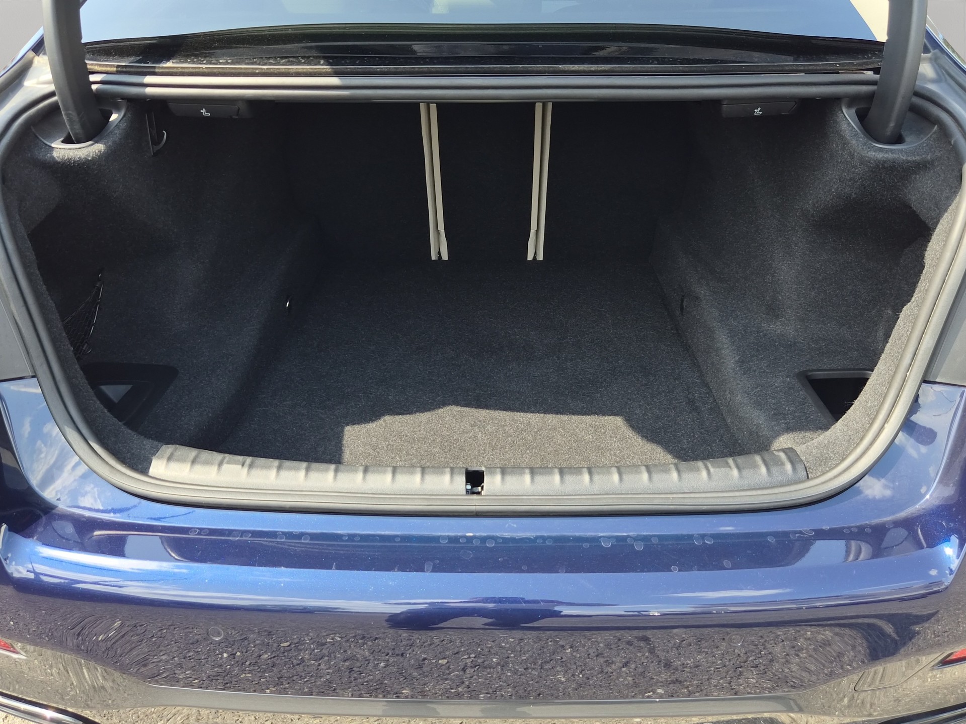 BMW M550i xDrive Steptronic-image-19