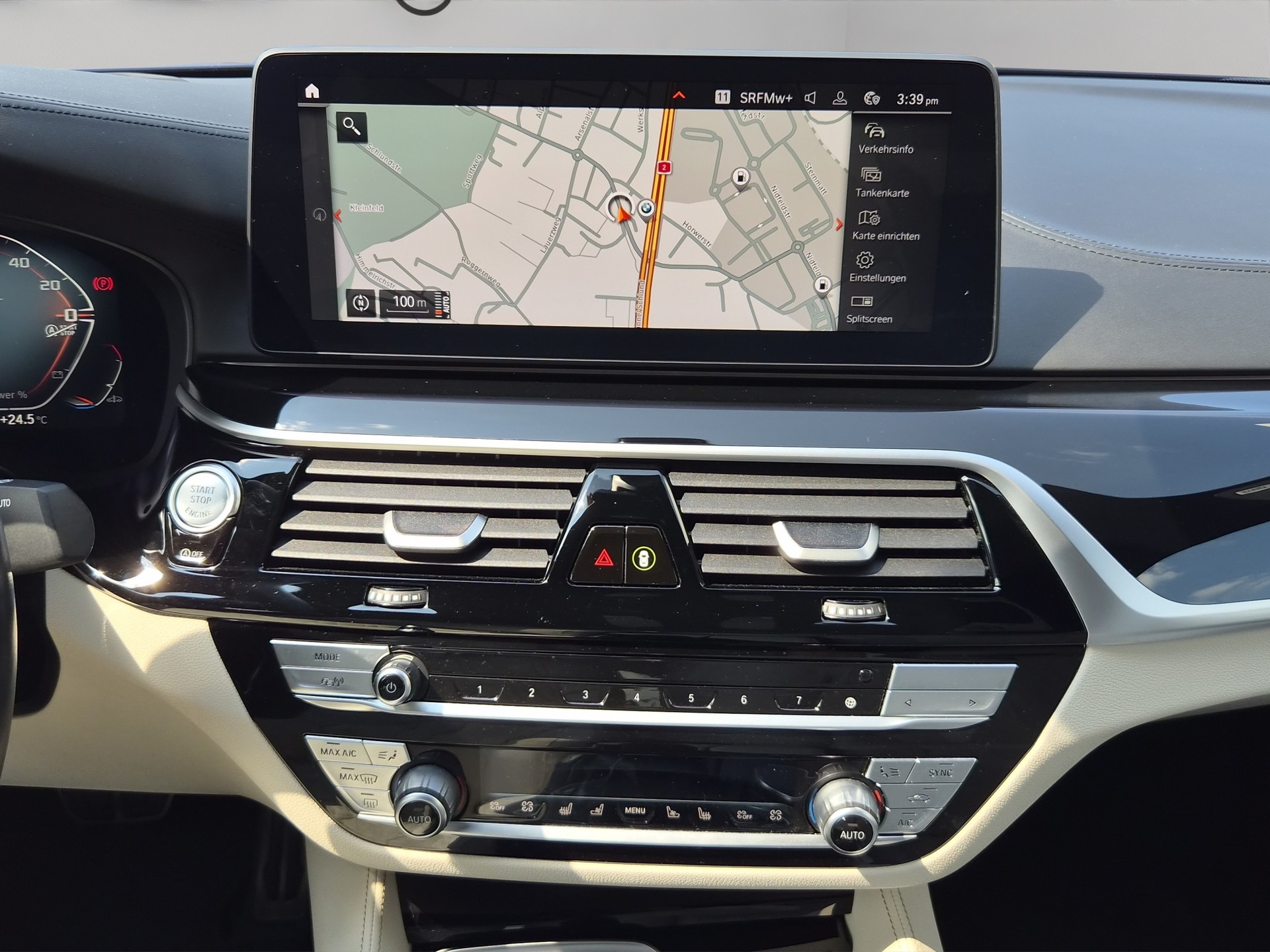 BMW M550i xDrive Steptronic-image-17