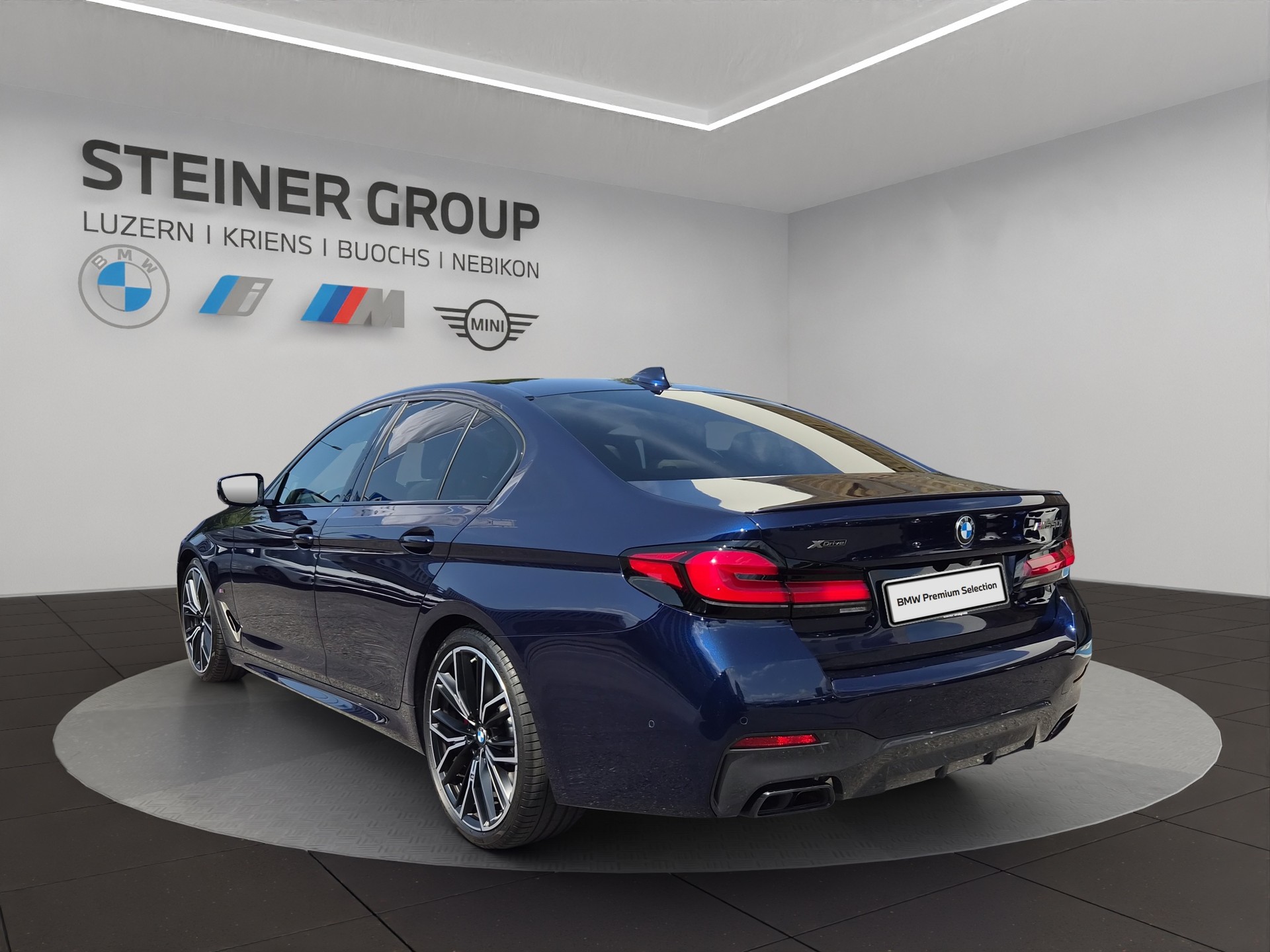 BMW M550i xDrive Steptronic-image-6