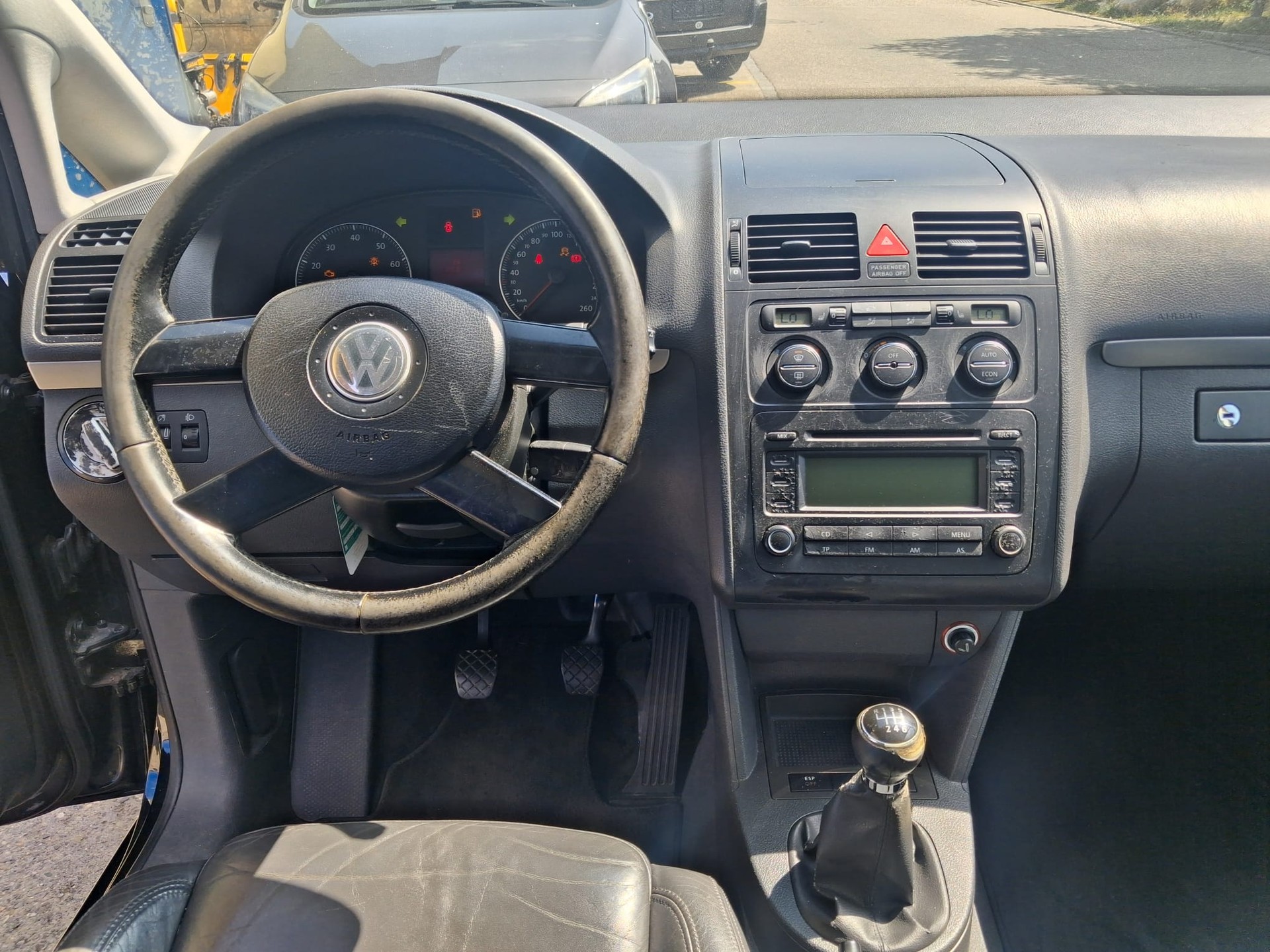 VW Touran 2.0 FSI Highline-image-9