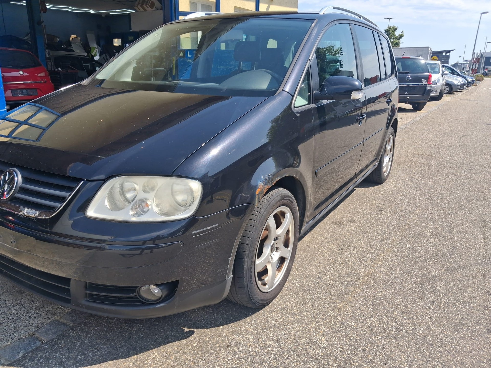 VW Touran 2.0 FSI Highline-image-0