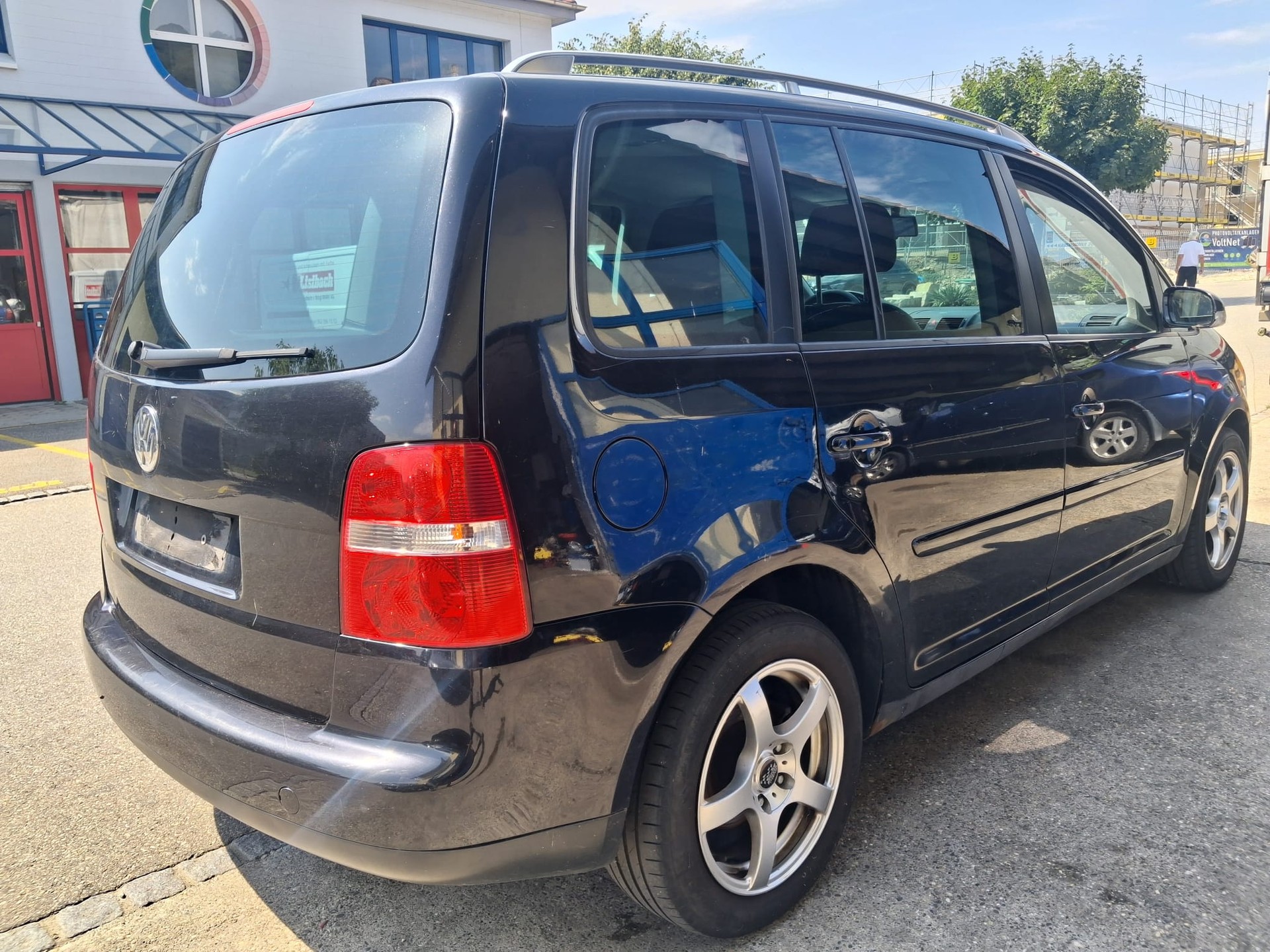 VW Touran 2.0 FSI Highline-image-3