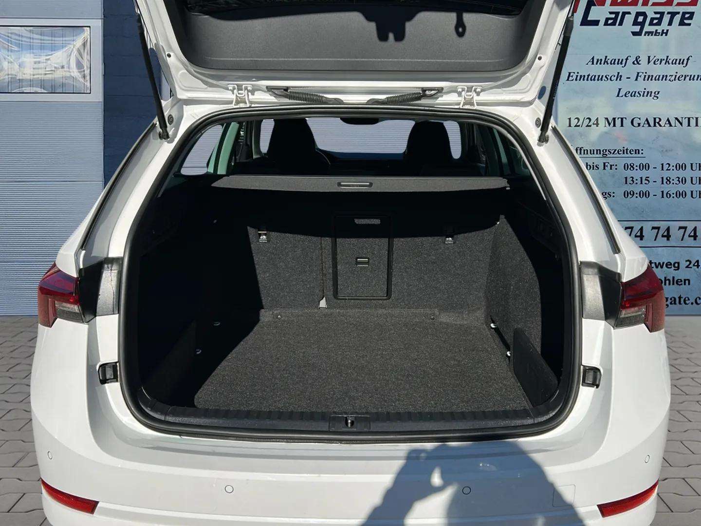 SKODA Octavia Combi 2.0 TDI DSG Ambition 4x4-image-14