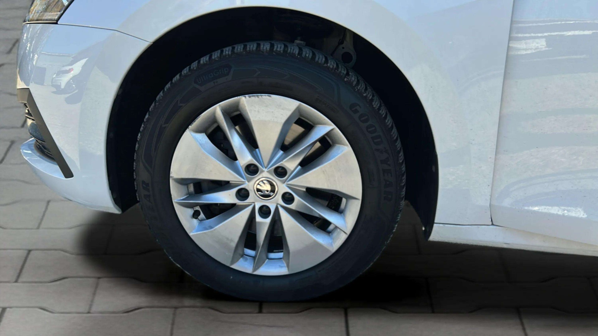 SKODA Octavia Combi 2.0 TDI DSG Ambition 4x4-image-24