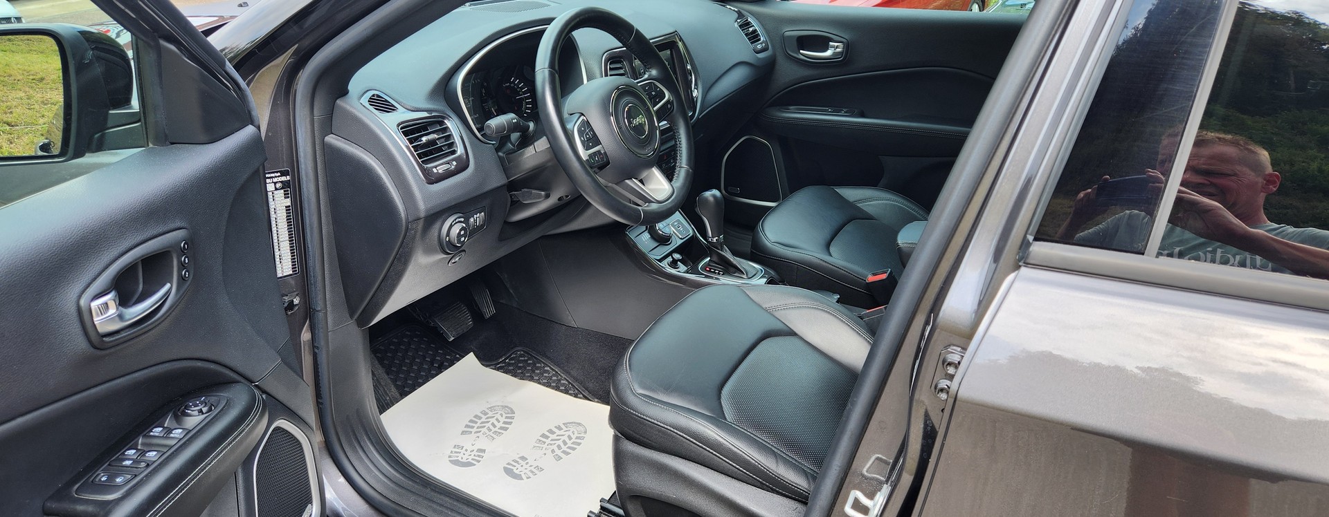JEEP Compass 1.3 T PHEV S AWD-image-13