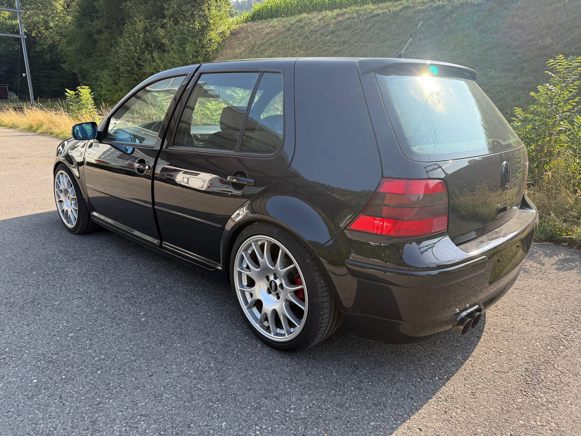 VW Golf 1.8 T GTI-image-1