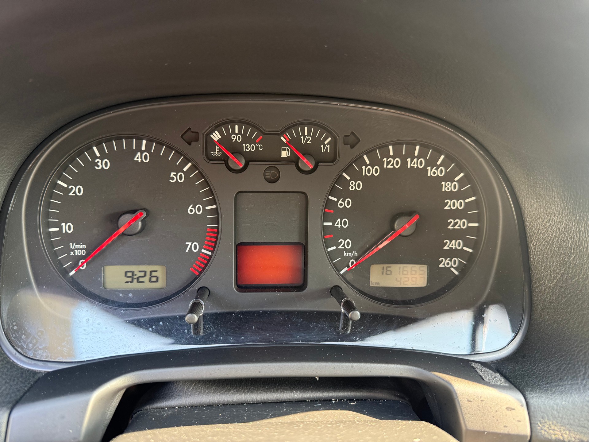 VW Golf 1.8 T GTI-image-10