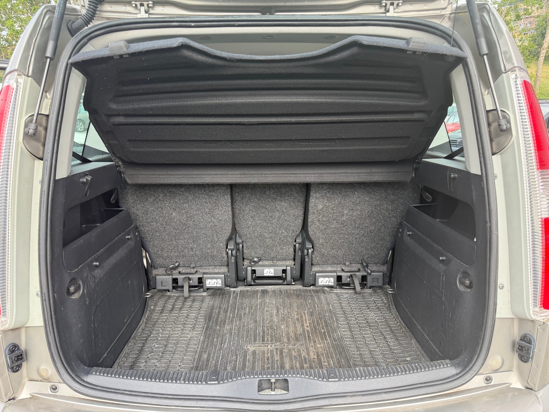 SKODA Roomster 1.2 TSI Elegance DSG-image-9